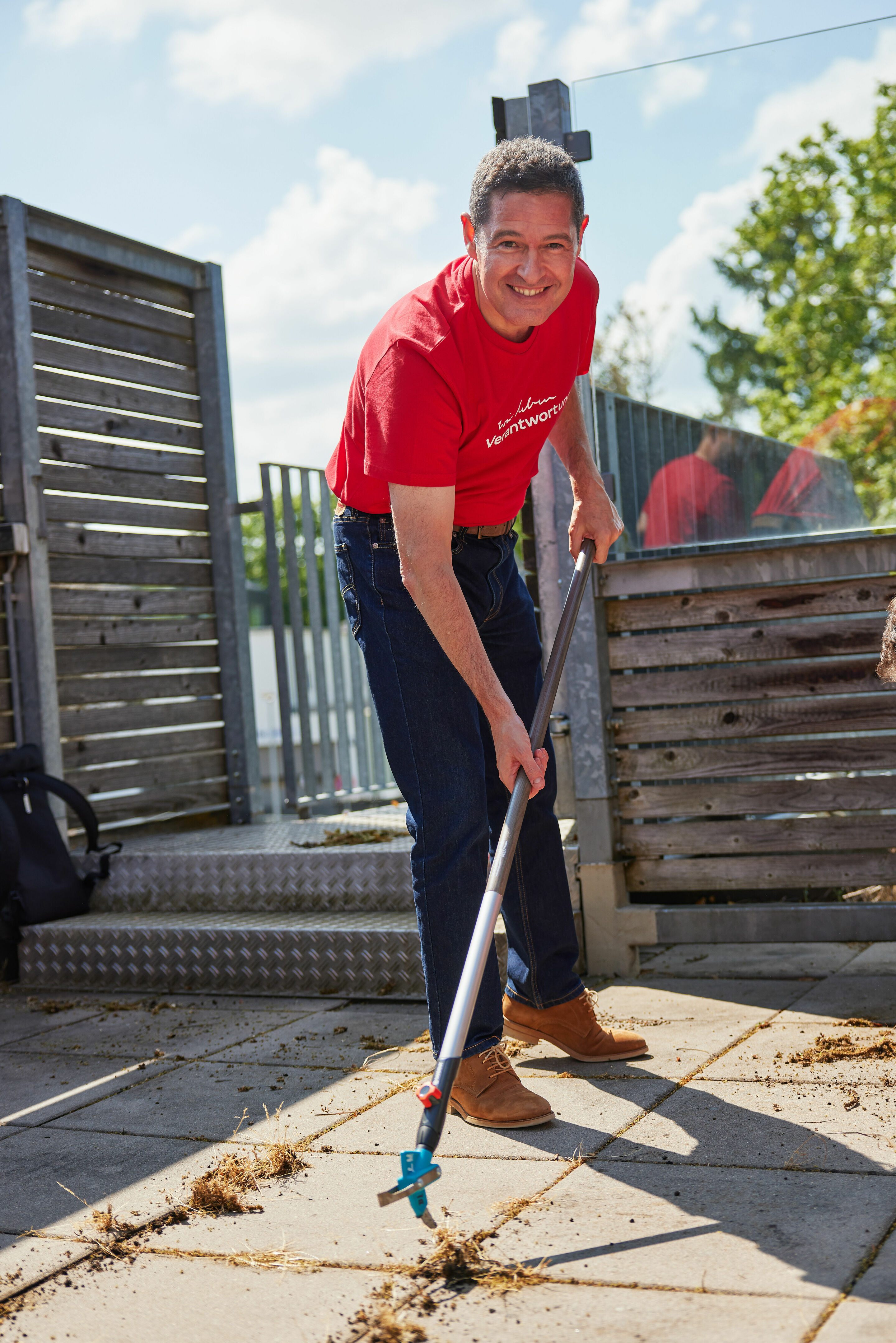Audi Social Day - On June 24, 2023, Audi employees are teaming up with multiple organizations to champion social causes. Pictured: Project "Beautify roof terrace for Lebenshilfe Ingolstadt", including Audi Board Member for Human Resources Xavier Ros.