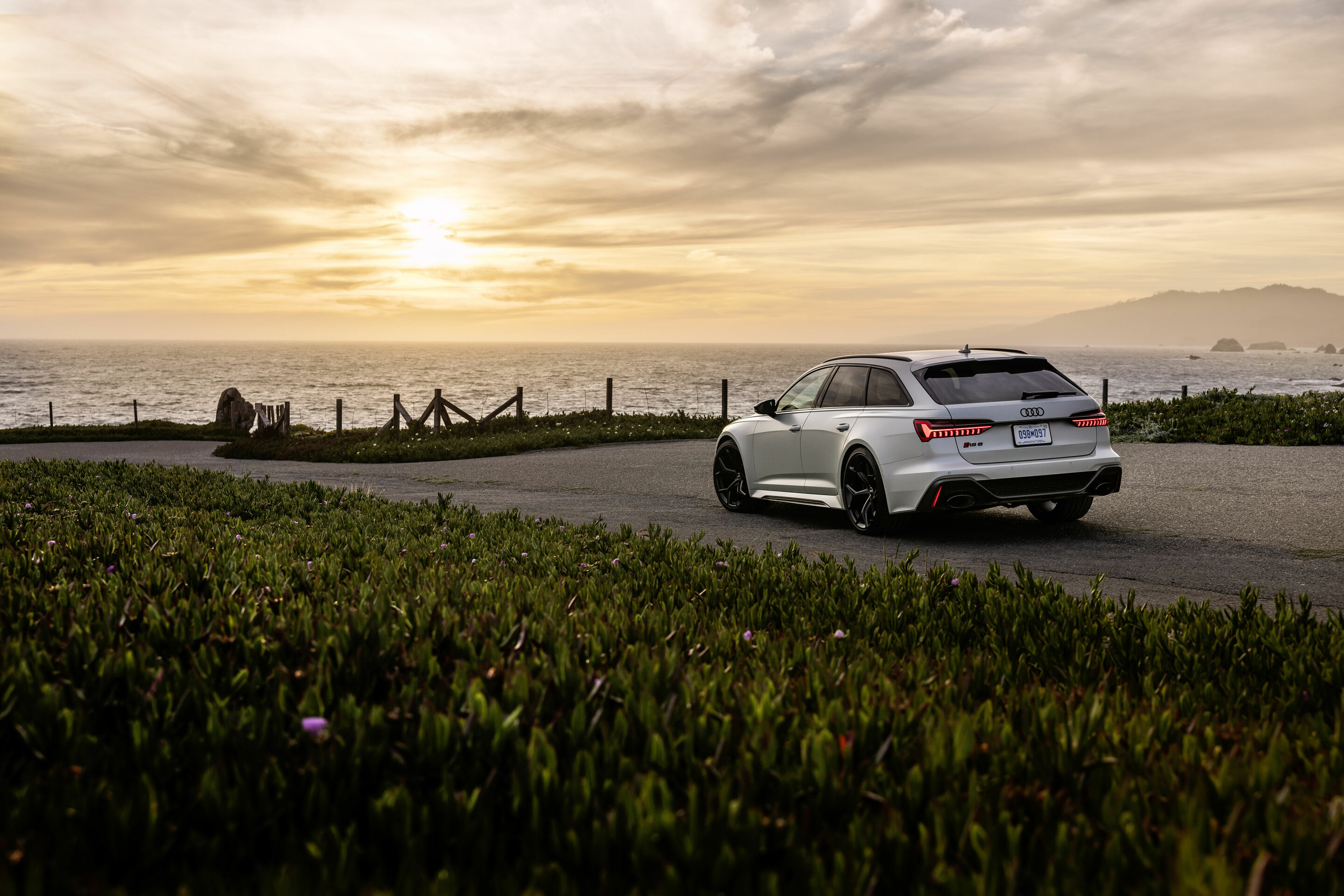 Audi RS 6 Avant performance - Dynamic photo,
Colour: Dew Silver