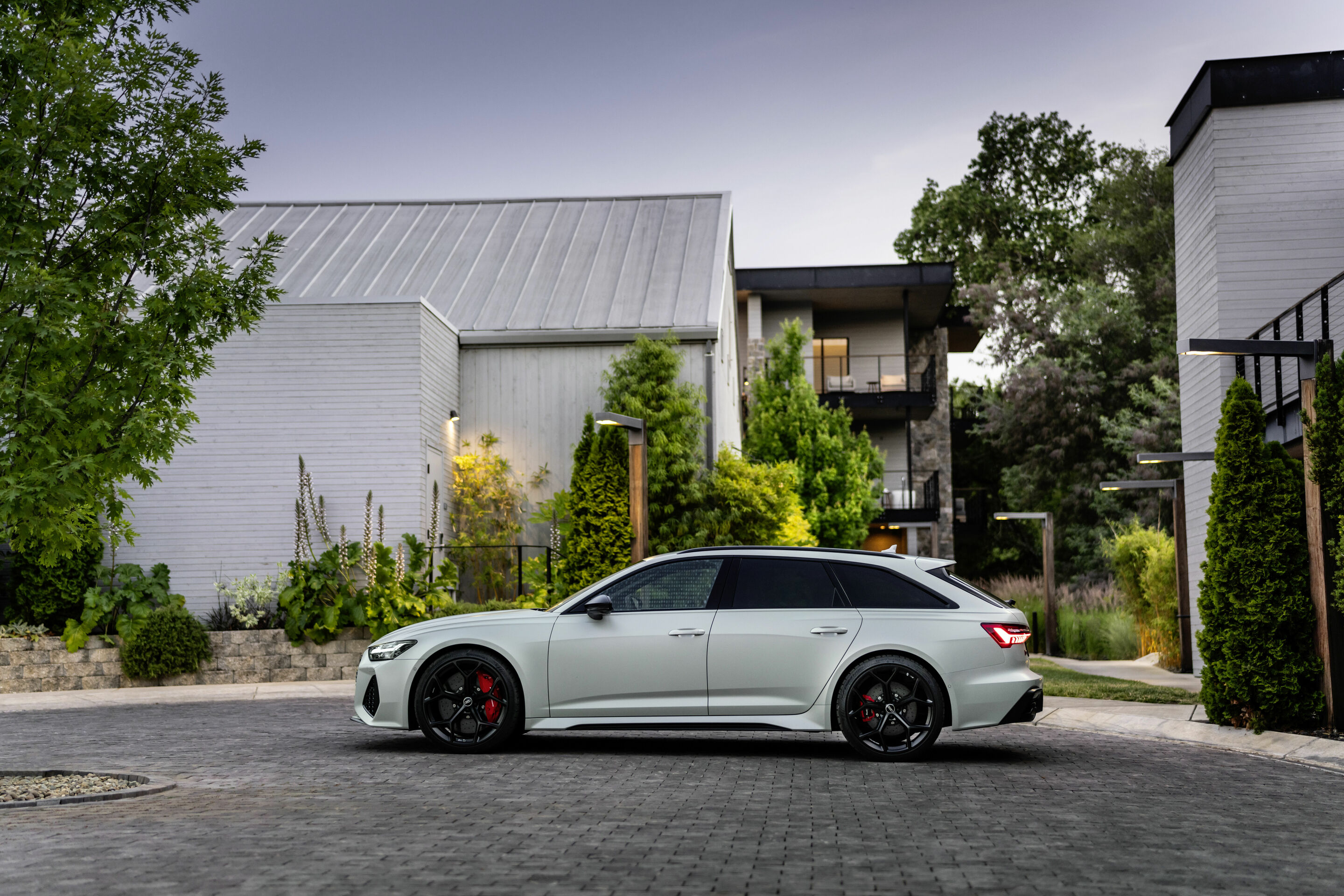 Audi RS 6 Avant performance - Standaufnahme,
Farbe: Tausilber