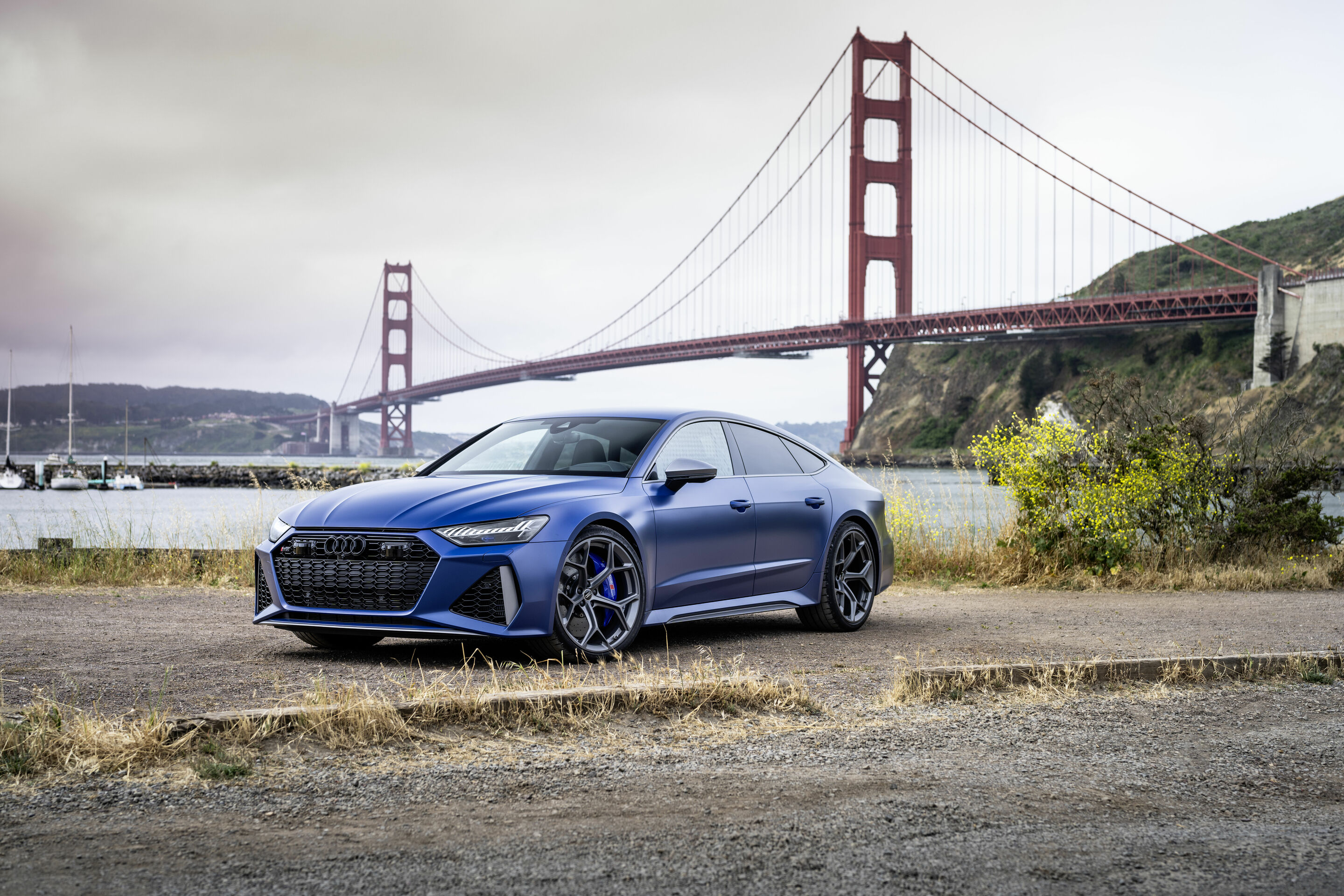 Dynamic power meets expressive design: The Audi RS 6 Avant performance and  RS 7 Sportback performance