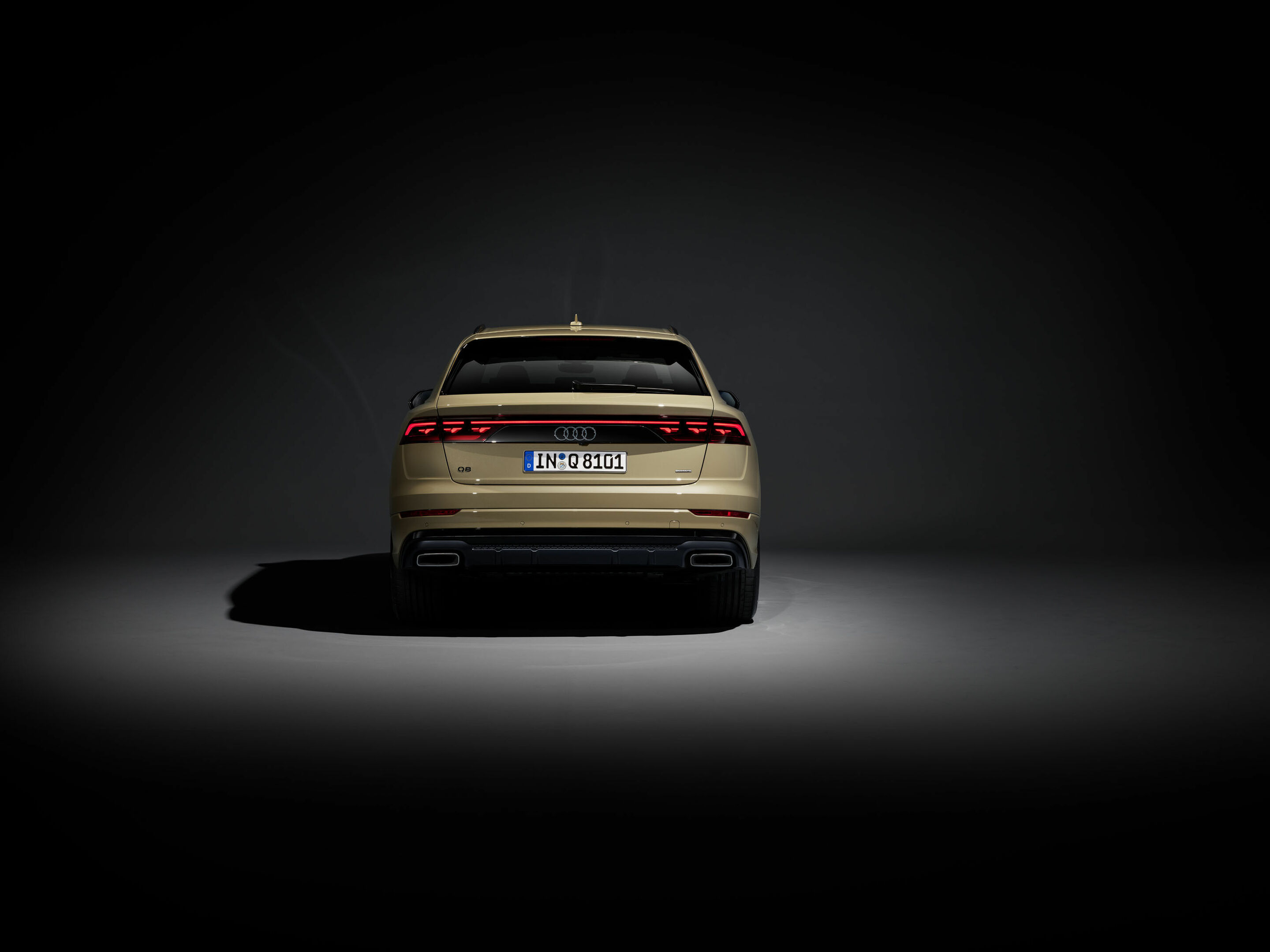Audi Q8 - Static photo,
Colour: Sakhir gold metallic