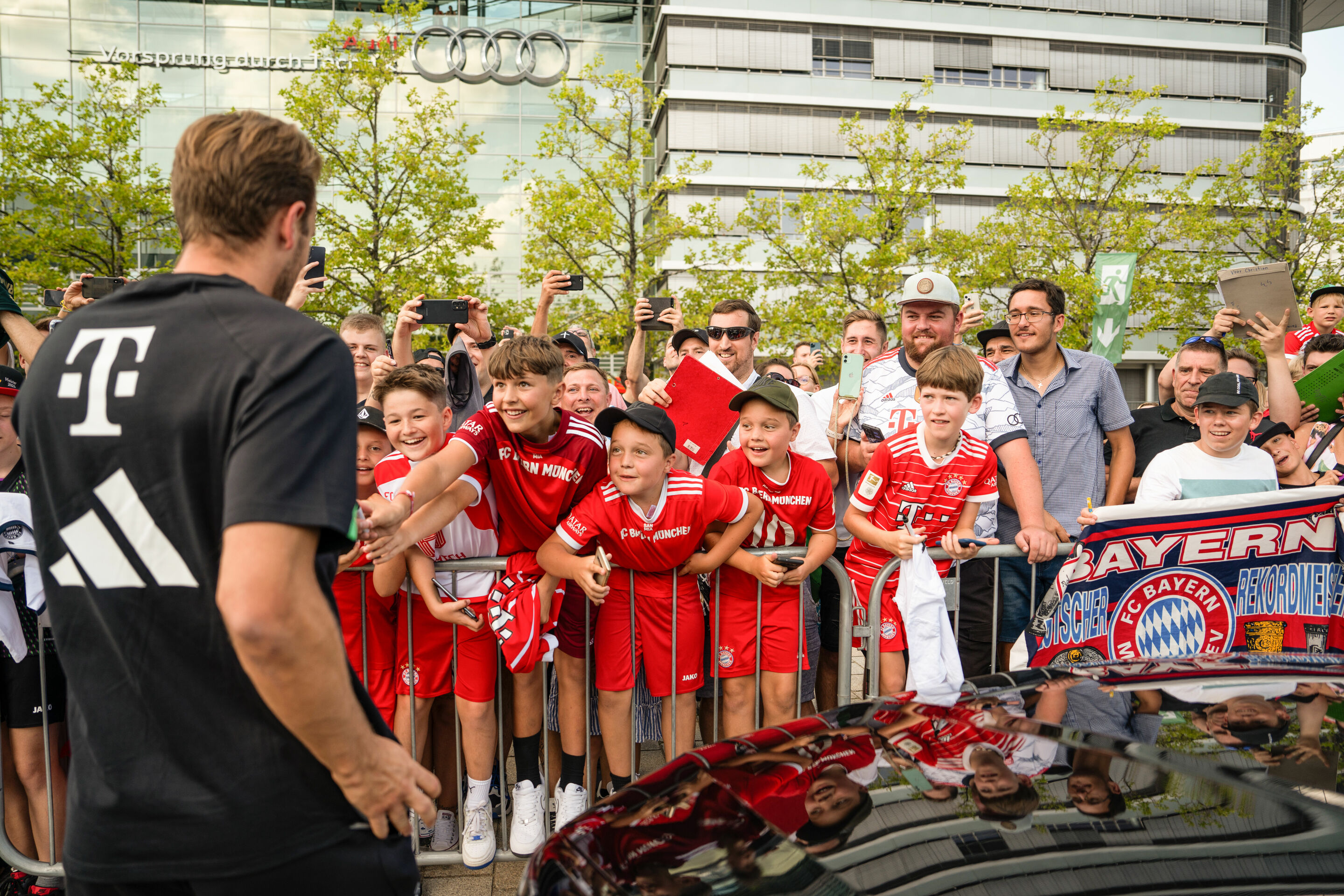 FC Bayern receives new company cars – Audi sells players’ previous cars - Vehicle handover at the Audi Piazza in Ingolstadt