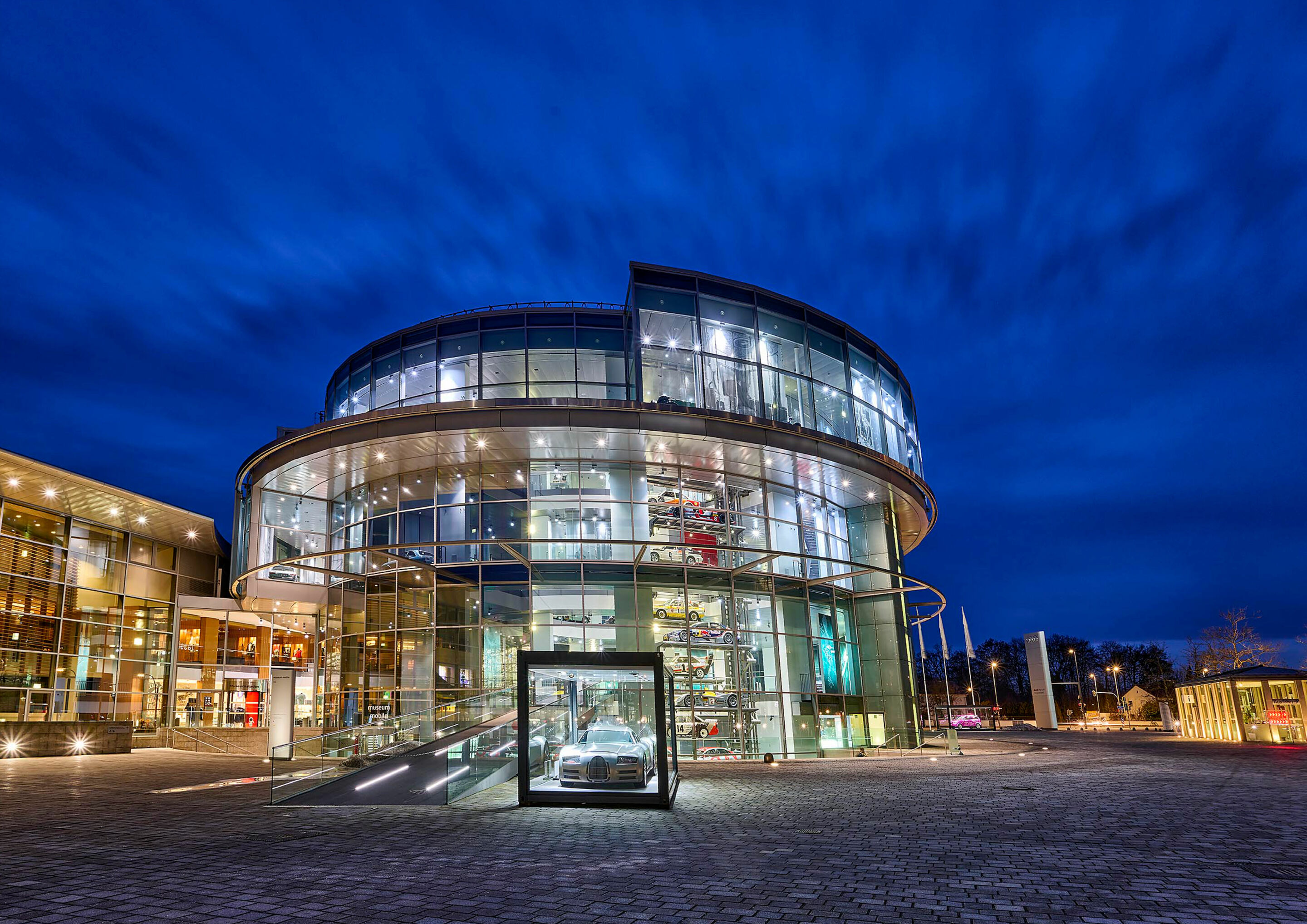 Nacht der Museen: Kunst und Kultur für die ganze Familie - Das Audi museum mobile beteiligt sich mit vielfältigen Angeboten an der Nacht der Museen in Ingolstadt.