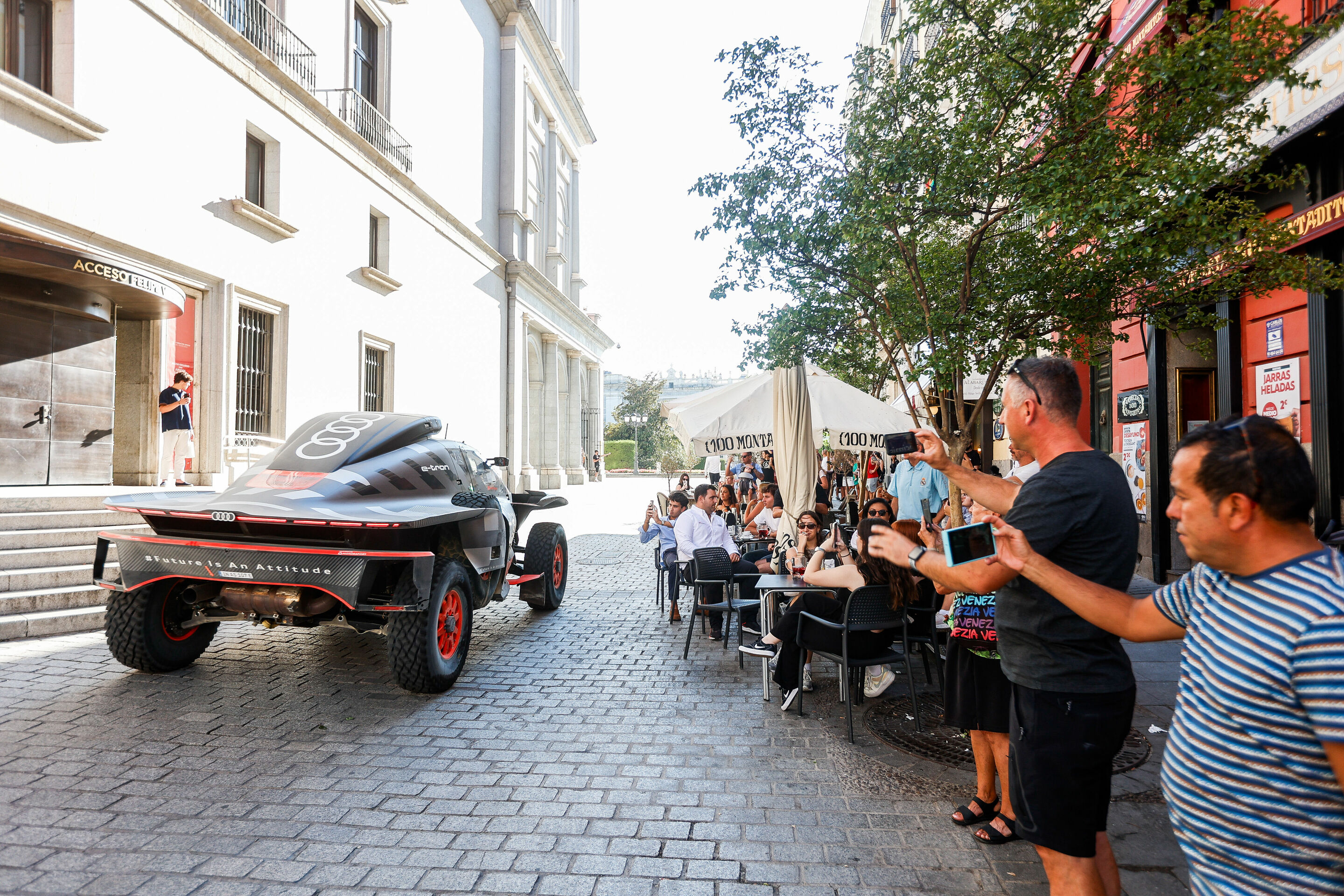 #DakarCityTour 2023: Madrid - Audi RS Q e-tron (Team Audi Sport), Carlos Sainz/Lucas Cruz