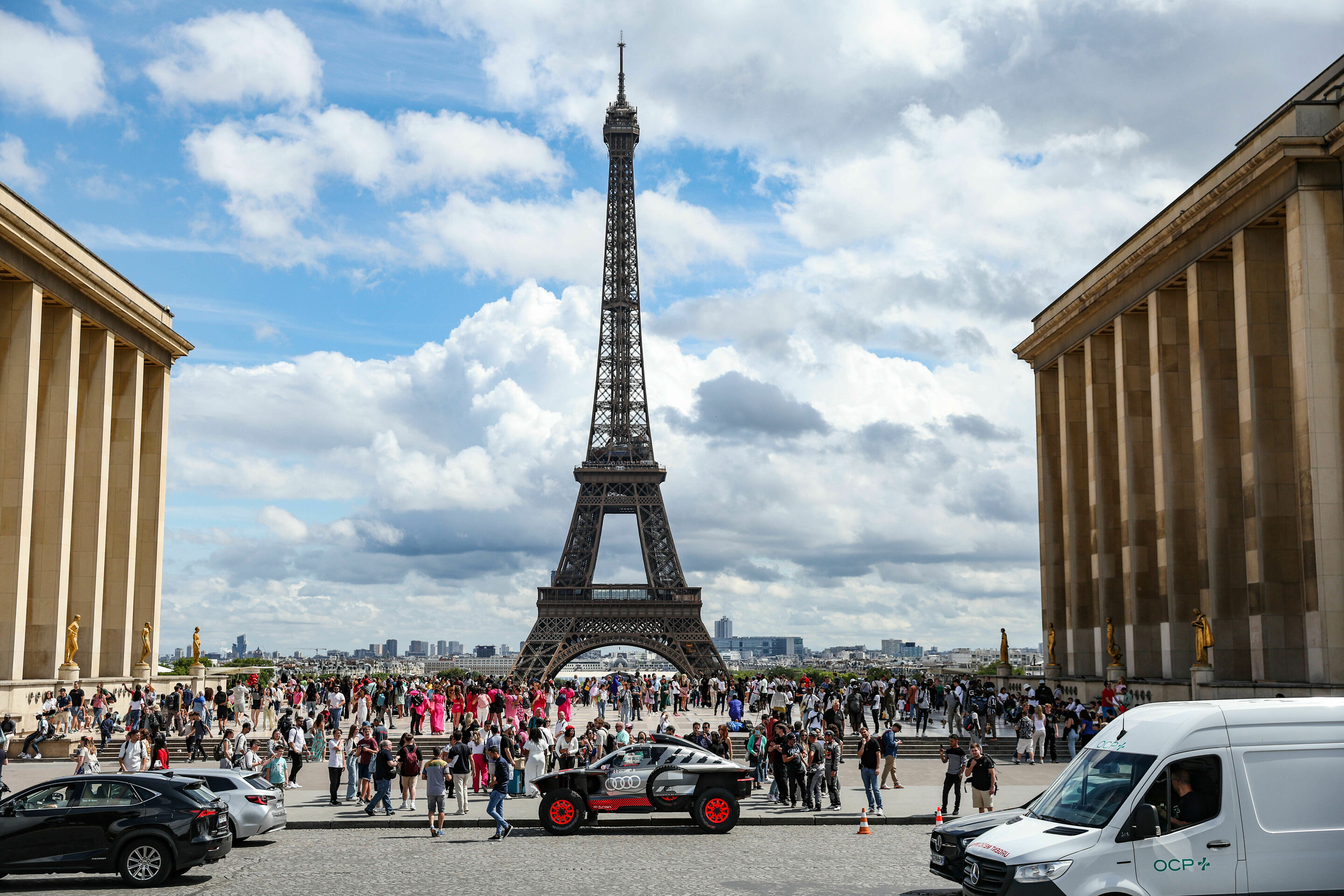#DakarCityTour 2023: Paris - Audi RS Q e-tron (Team Audi Sport), Stéphane Peterhansel/Edouard Boulanger