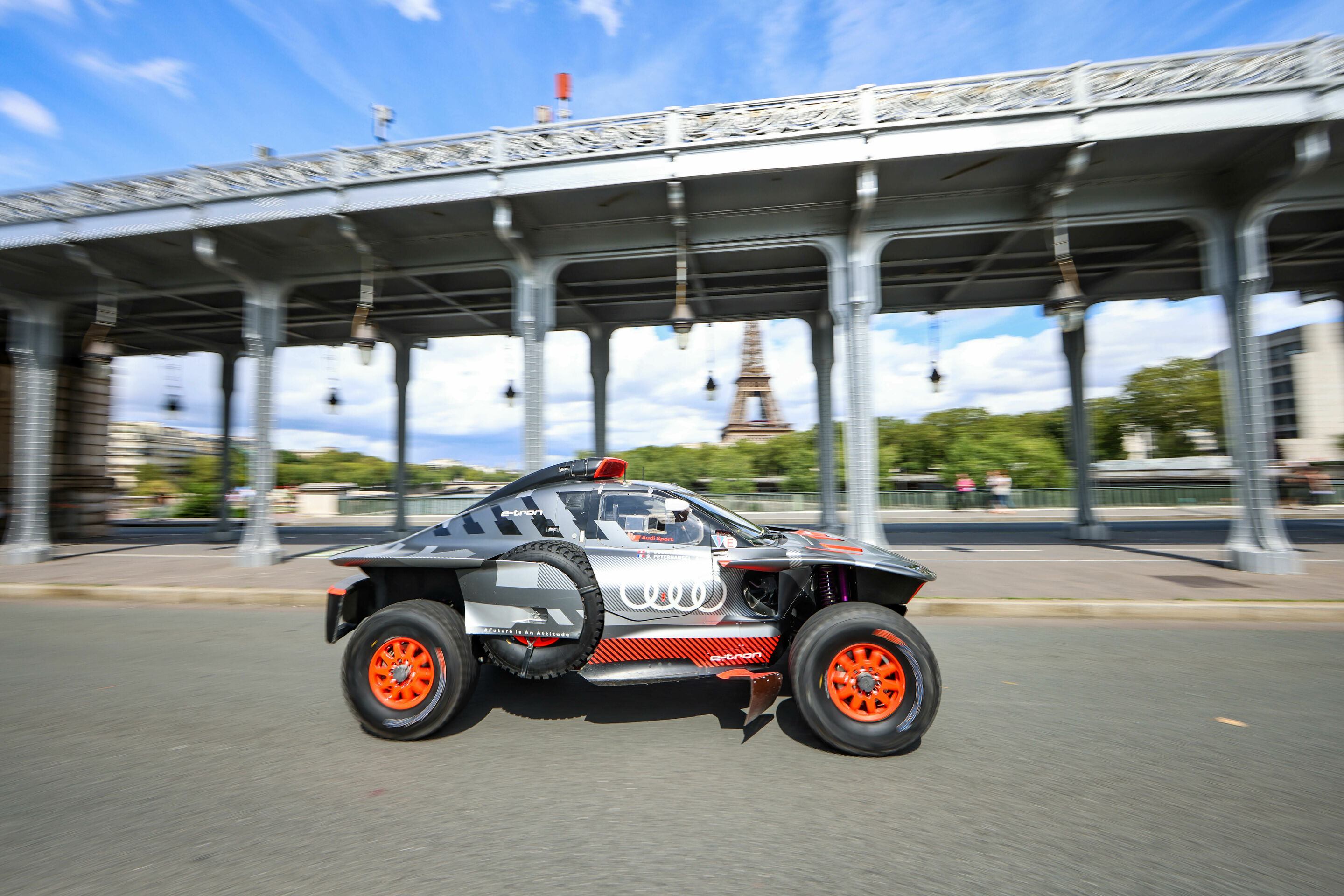 #DakarCityTour 2023: Paris - Audi RS Q e-tron (Team Audi Sport), Stéphane Peterhansel/Edouard Boulanger