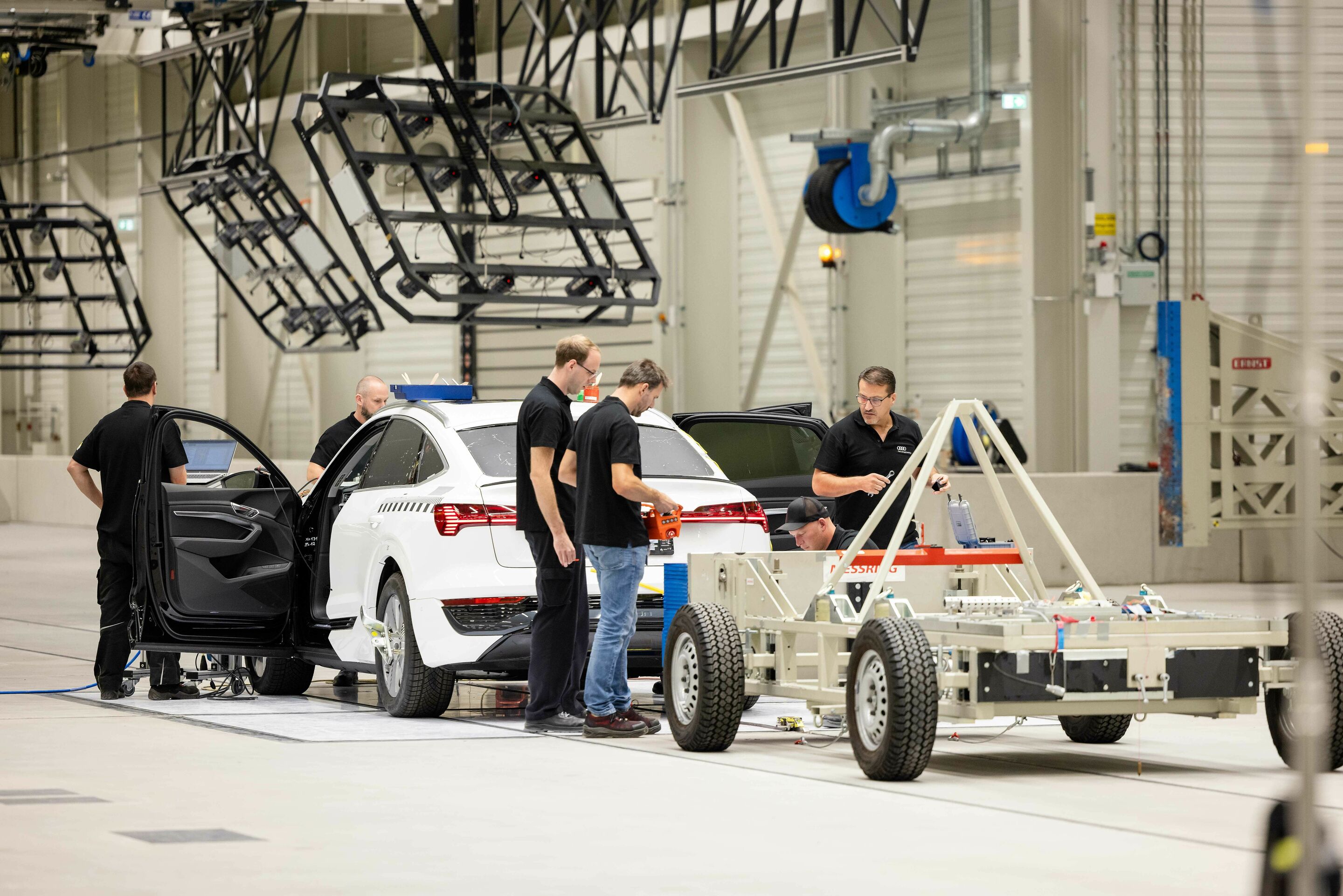 Audi opens new Vehicle Safety Center - Preparations for a crash test at the new Vehicle Safety Center