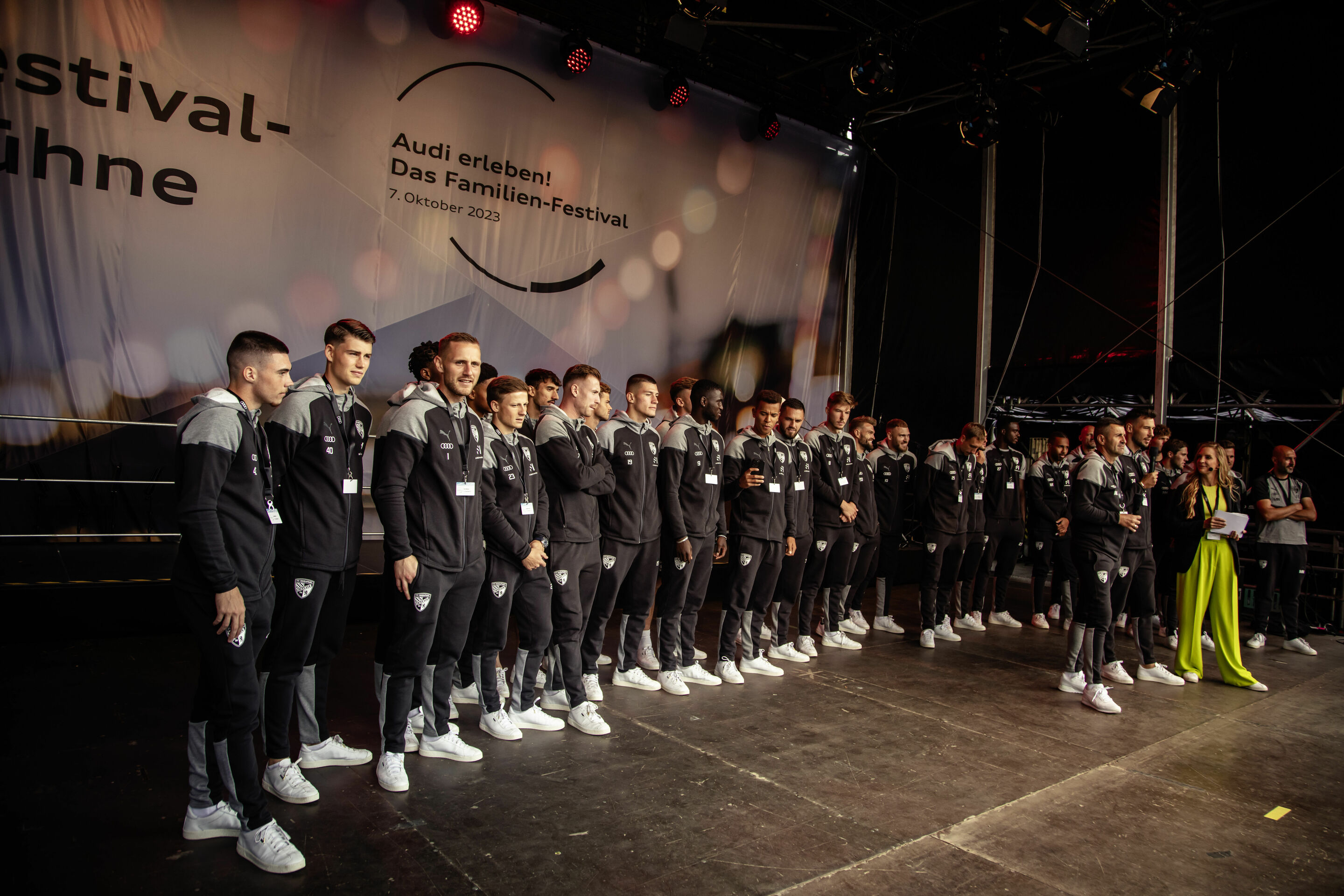 Audi feiert Familien-Festival - Tolle Stimmung beim Audi Familien-Festival am 7. Oktober 2023 in Ingolstadt: die Spieler des FC Ingolstadt.