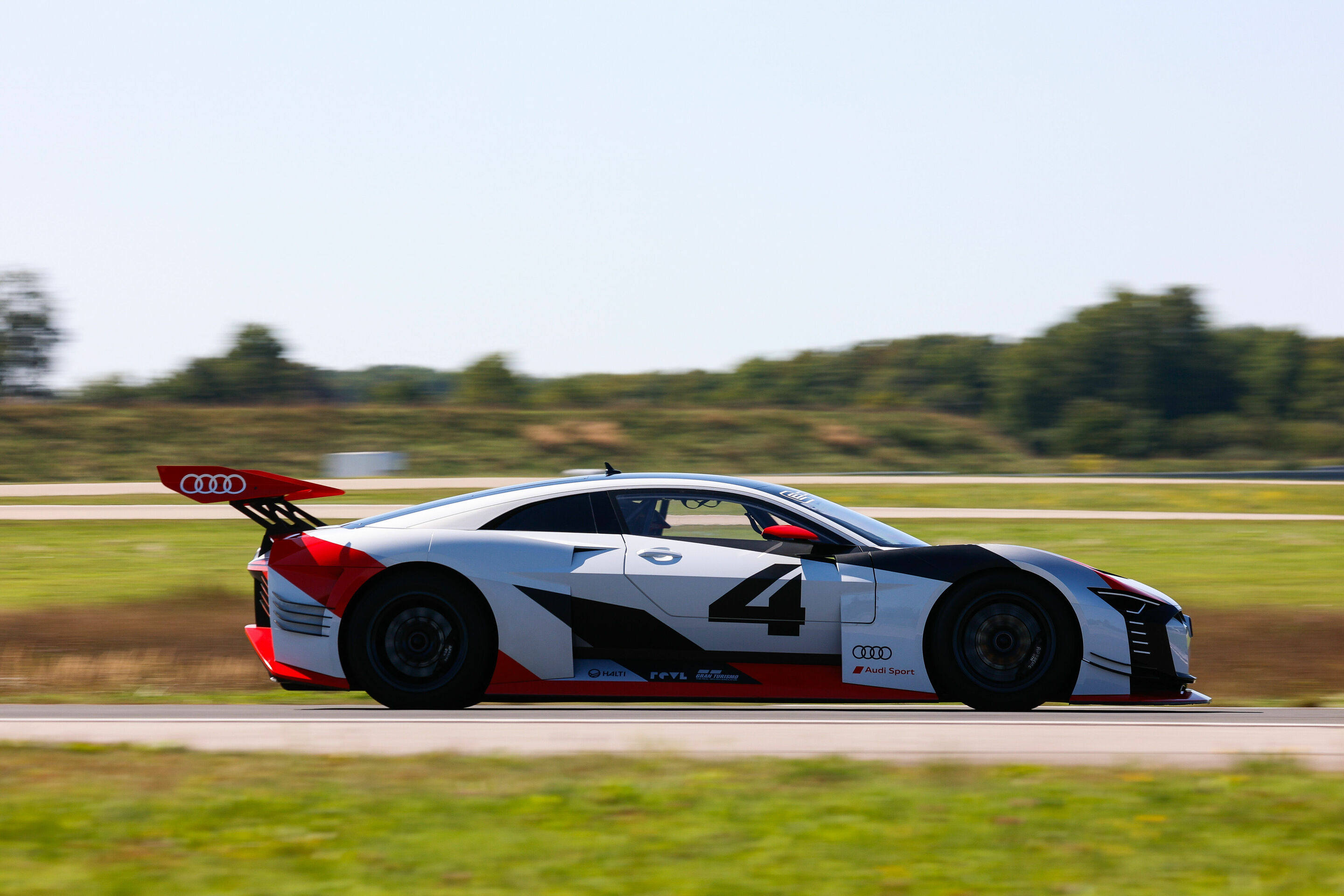 e-tron on track 2023 - Carlos Sainz, Audi e-tron Vision Gran Turismo