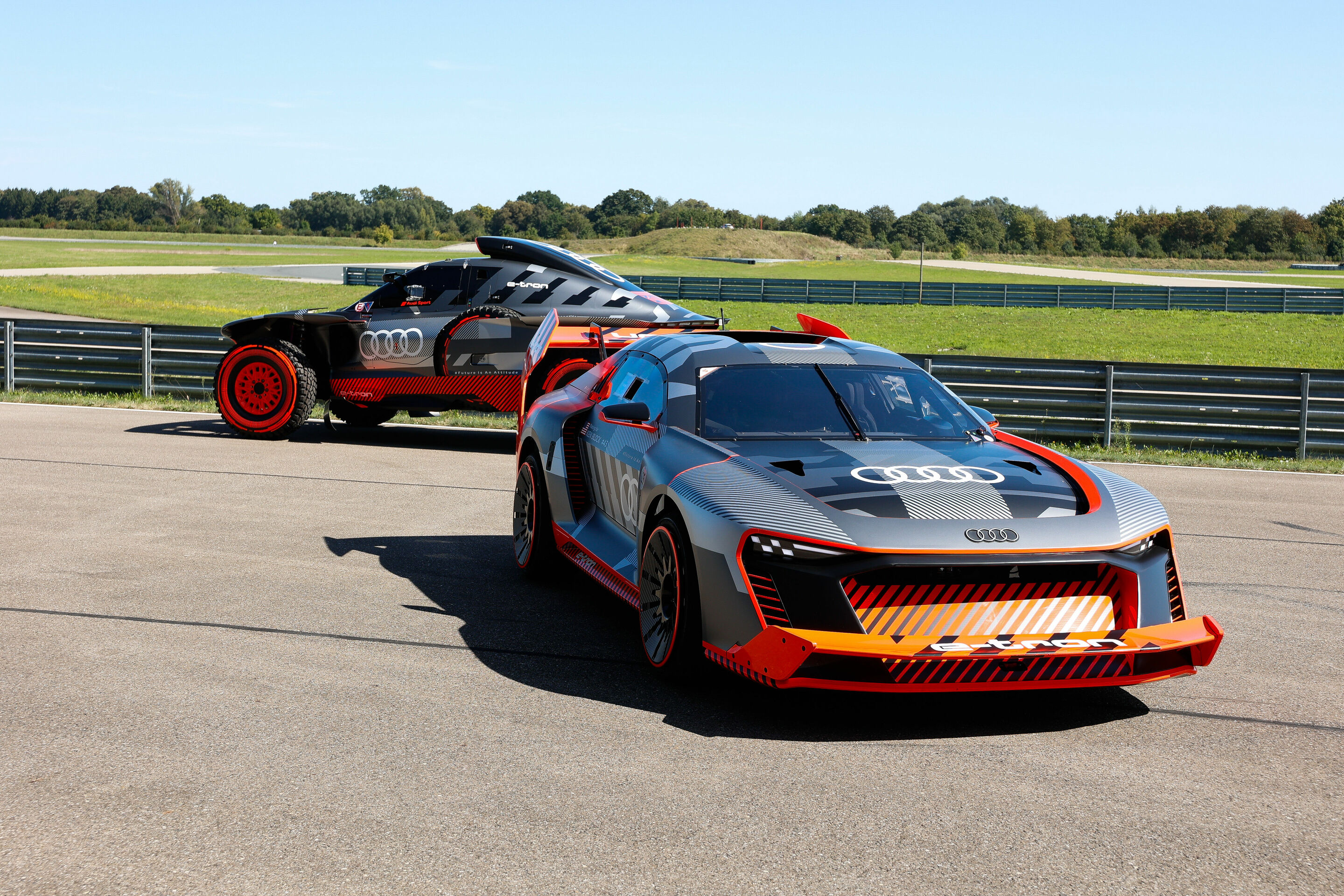 e-tron on track 2023 - Audi S1 e-tron quattro Hoonitron, Audi RS Q e-tron