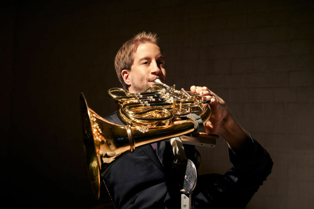 Audi Weihnachtskonzert: Kartenvorverkauf startet - Der Hornist Felix Klieser gehört zu den derzeit gefragtesten Klassikstars in Deutschland