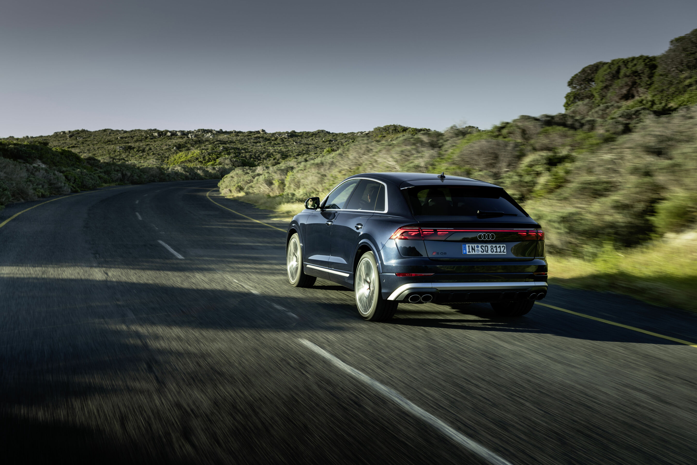 Audi SQ8 TFSI - Dynamic photo,
Colour: Waitomo blue