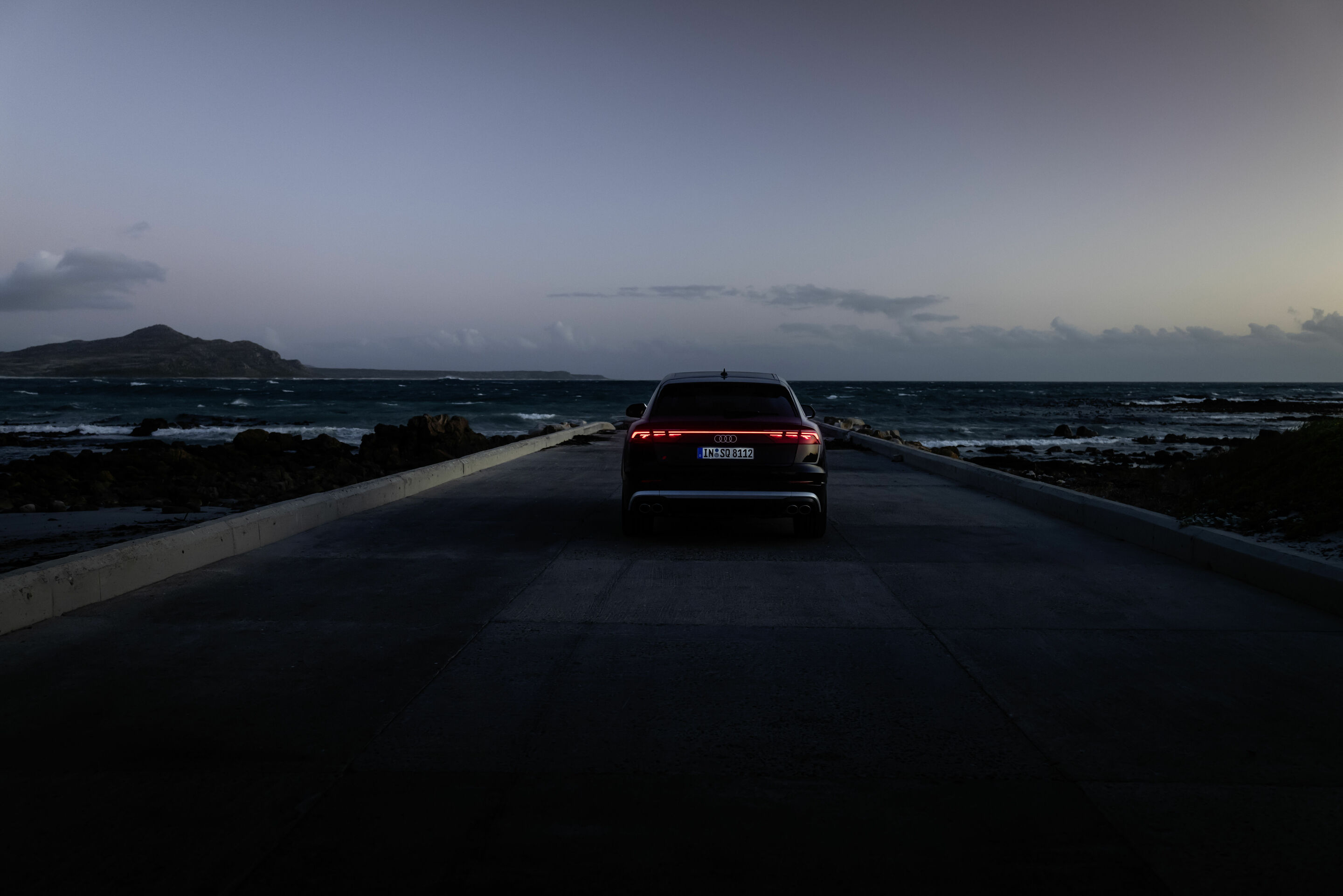 Audi SQ8 TFSI - Static photo,
Colour: Waitomo blue