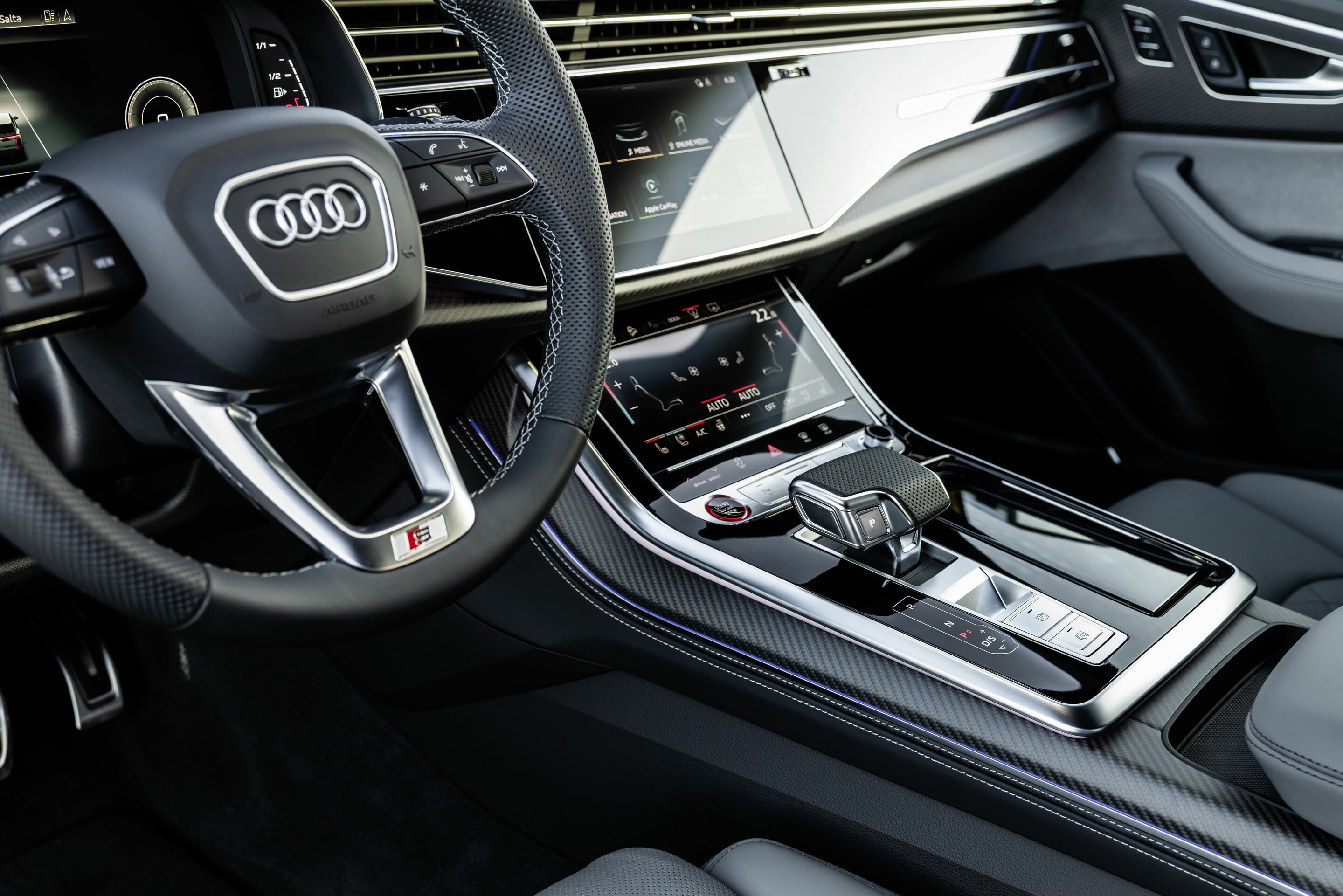 Audi SQ8 TFSI - Innenraum,
Farbe: Waitomoblau