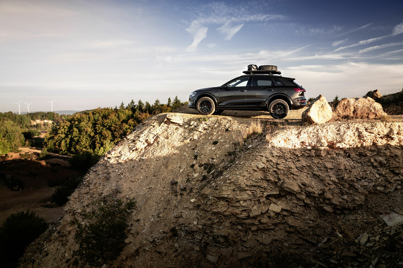 Audi Q8 e-tron edition Dakar: homage to a legend