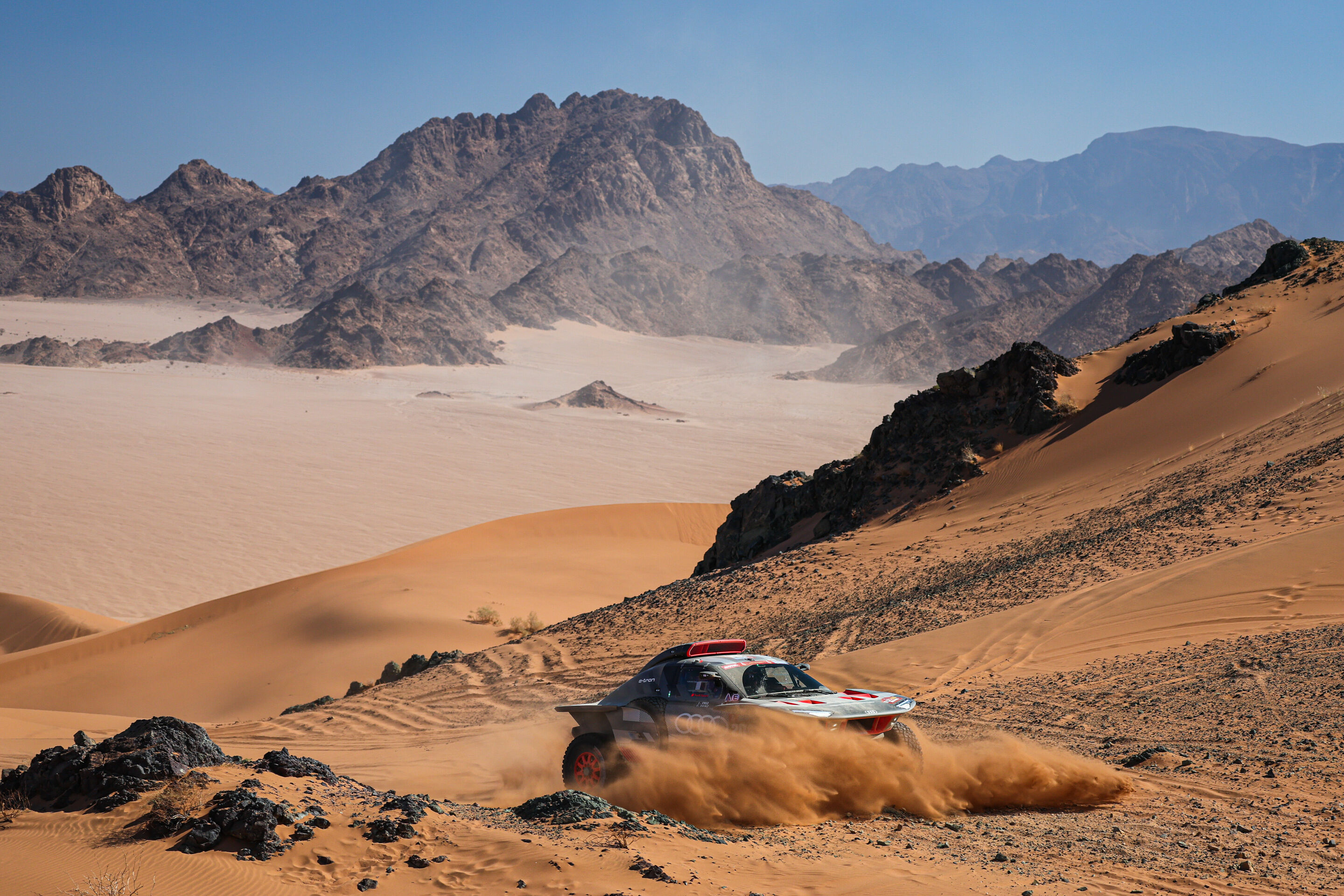 Dakar Rally 2024 - Audi RS Q e-tron #204 (Team Audi Sport), Carlos Sainz/Lucas Cruz