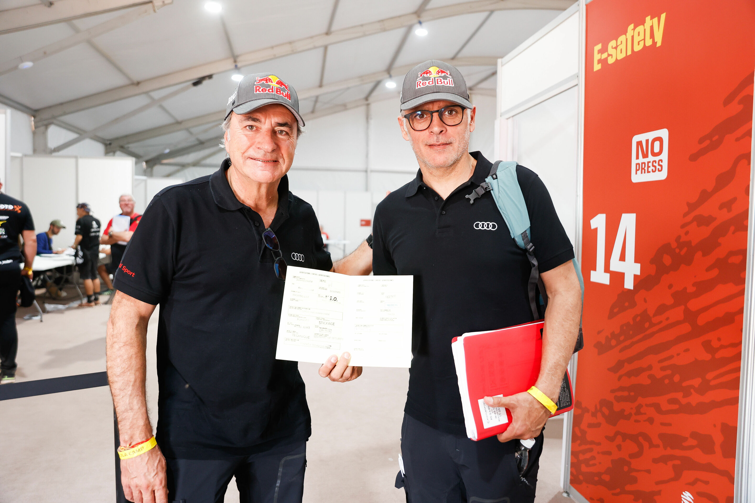 Dakar Rally 2024 - Administrative checks, Carlos Sainz, Lucas Cruz