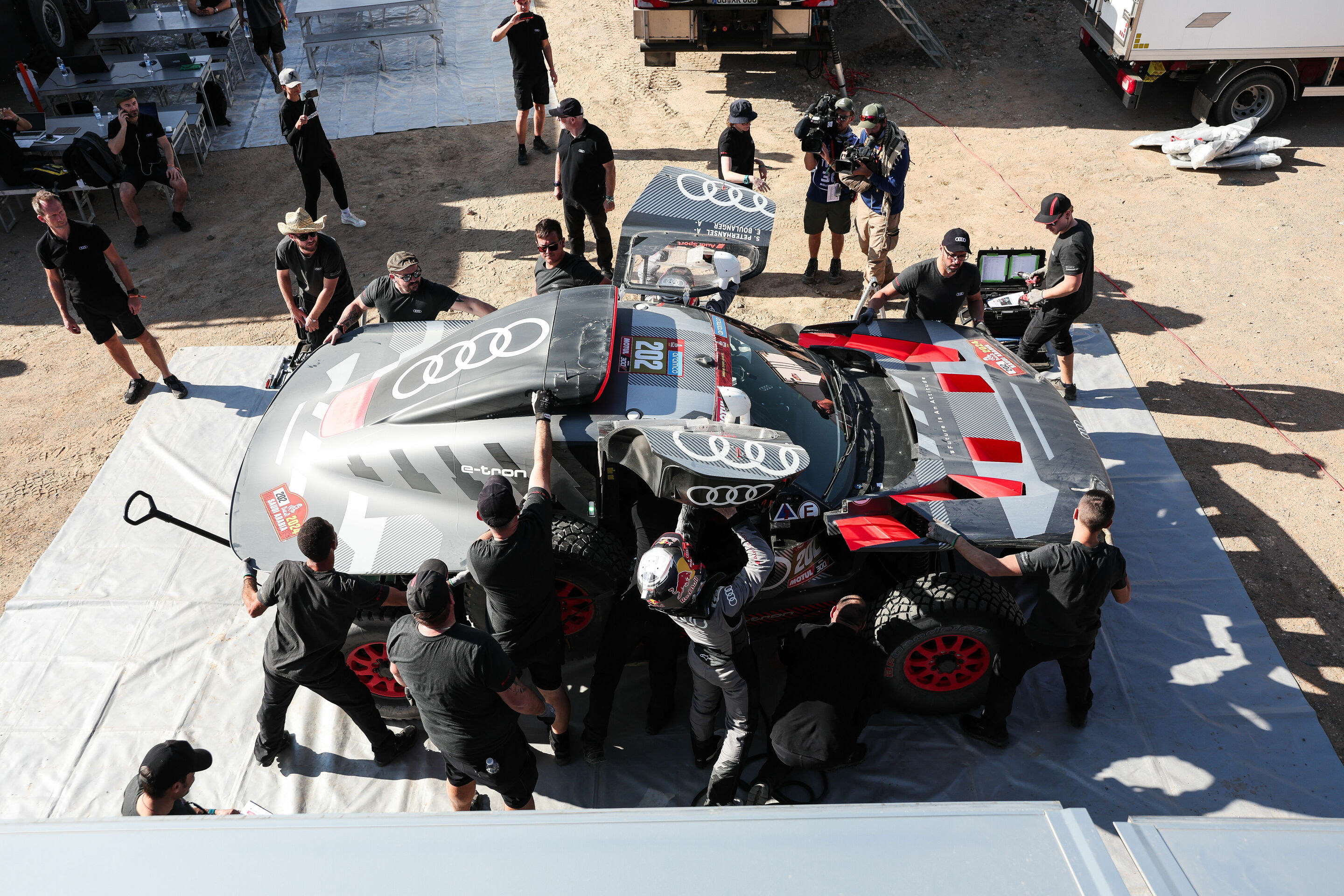Rallye Dakar 2024 - Audi RS Q e-tron #202 (Team Audi Sport), Stéphane Peterhansel/Edouard Boulanger