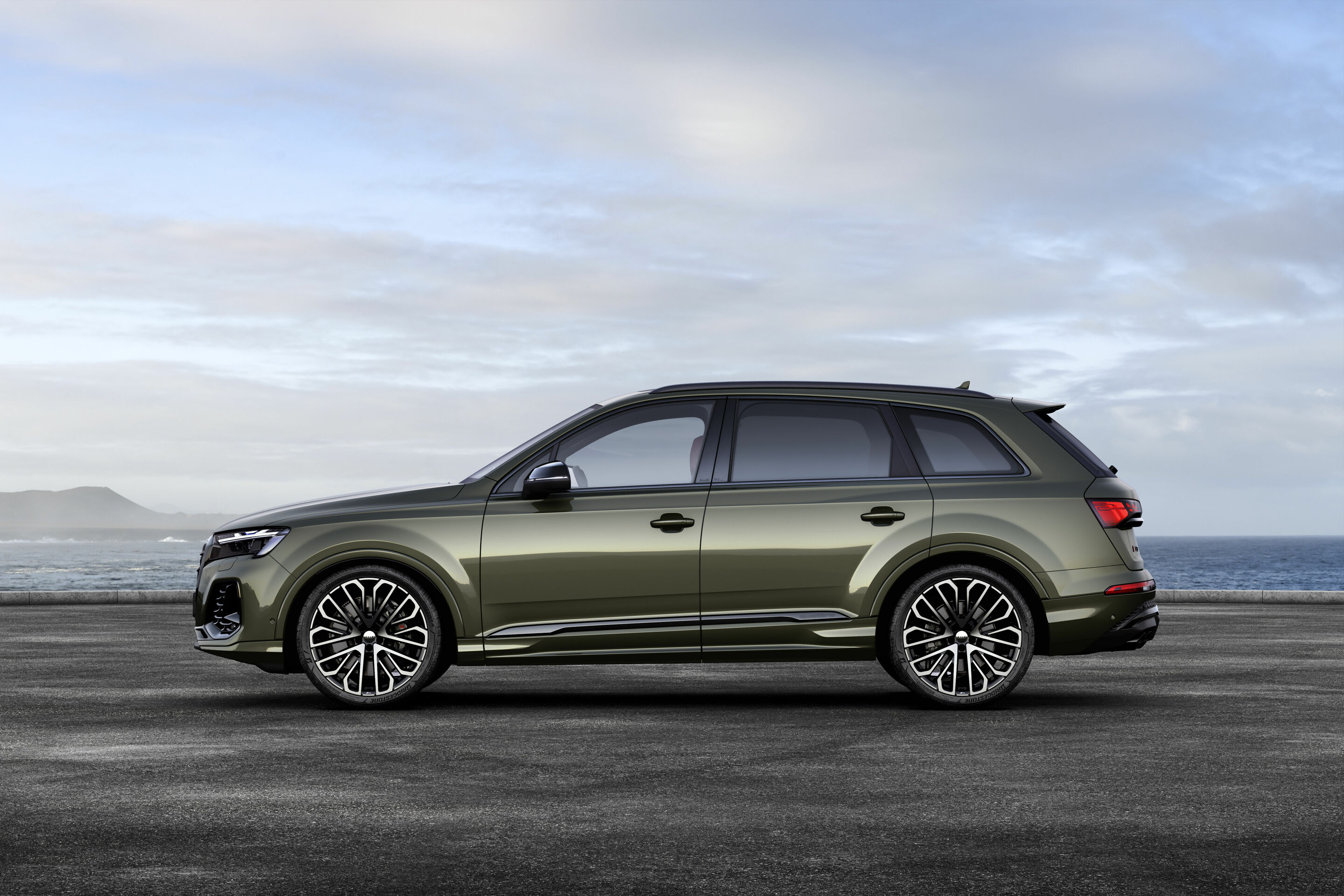 Audi SQ7 TFSI - Standaufnahme, 
Farbe: Oakgrün Perleffekt