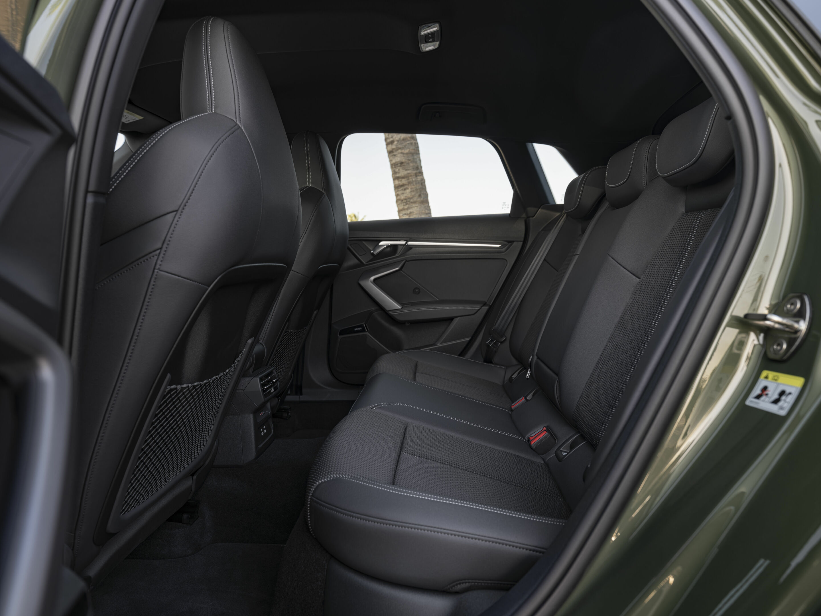 Audi A3 Sportback - Innenraum, 
Farbe: Distriktgrün Metallic