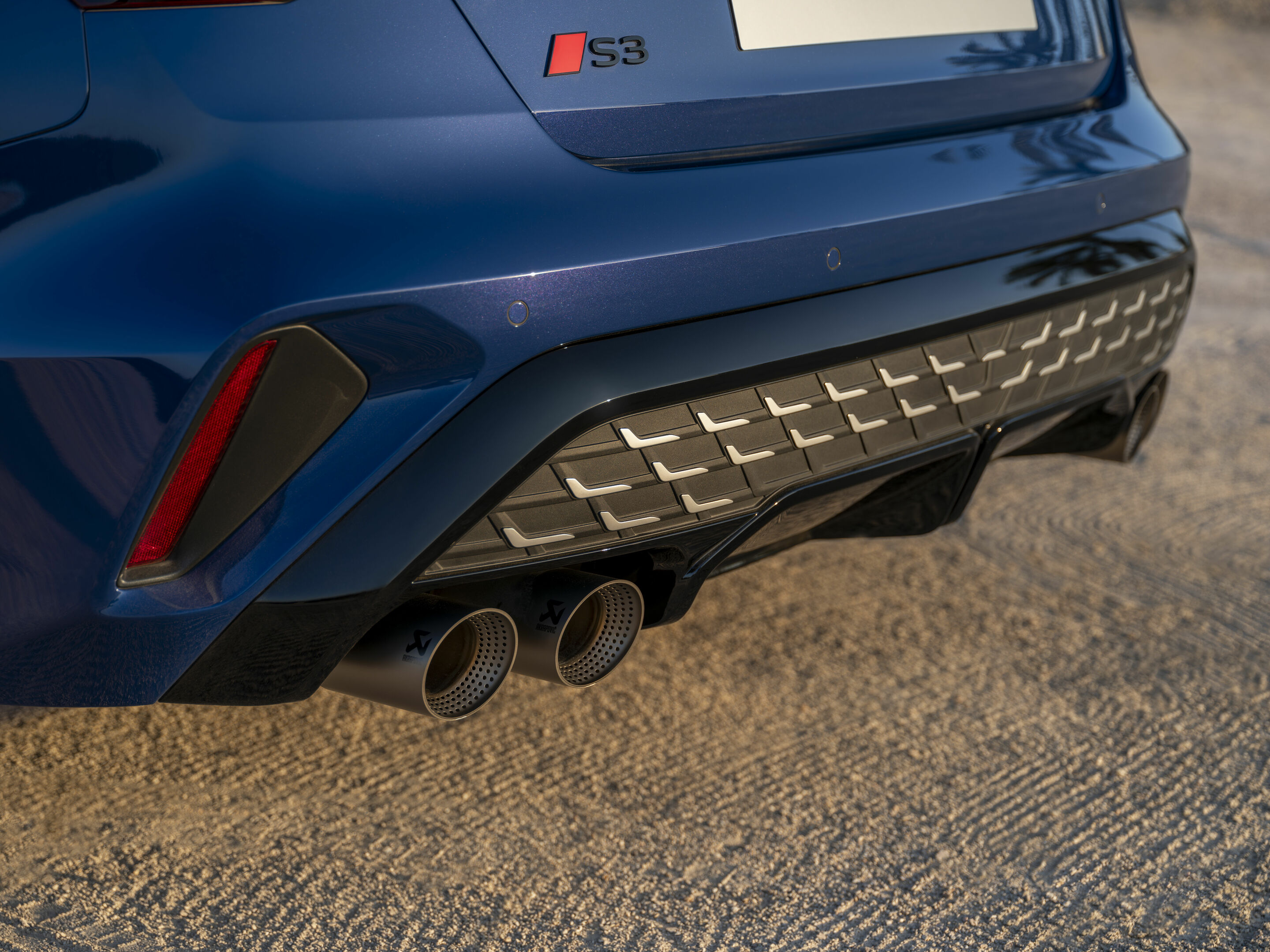 Audi S3 Limousine - Detail,
Farbe: Ascariblau Metallic