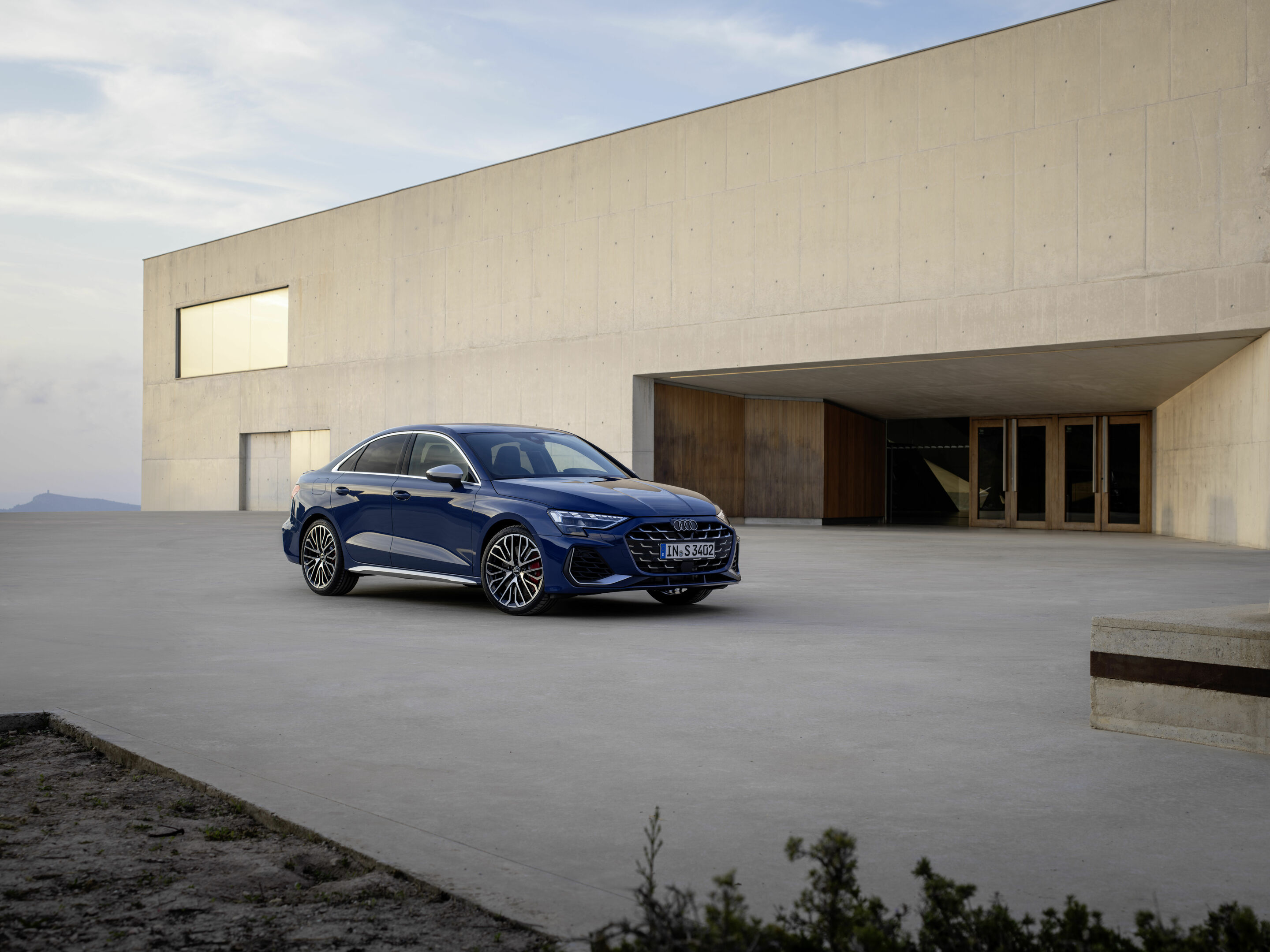 Audi S3 Limousine - Standaufnahme,
Farbe: Ascariblau Metallic