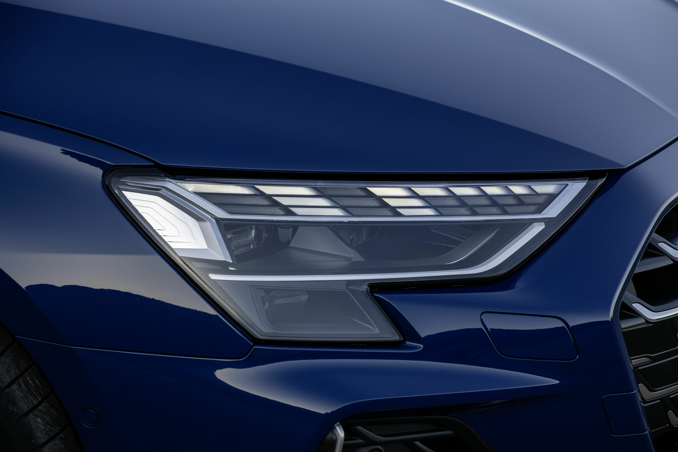 Audi S3 Limousine - Detail,
Farbe: Ascariblau Metallic