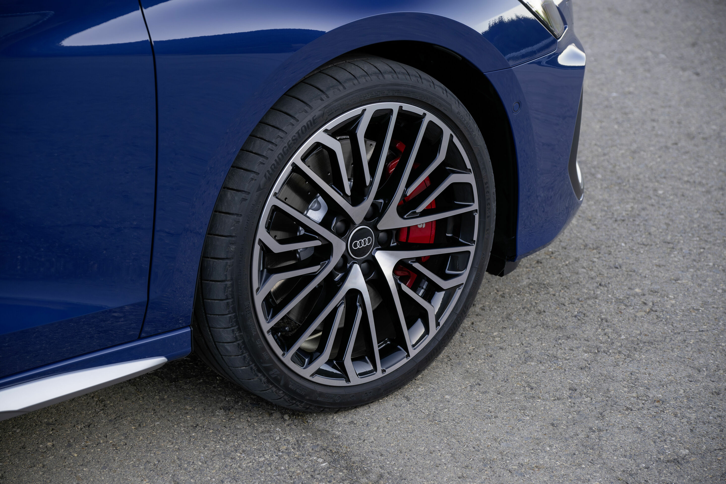 Audi S3 Limousine - Detail,
Farbe: Ascariblau Metallic