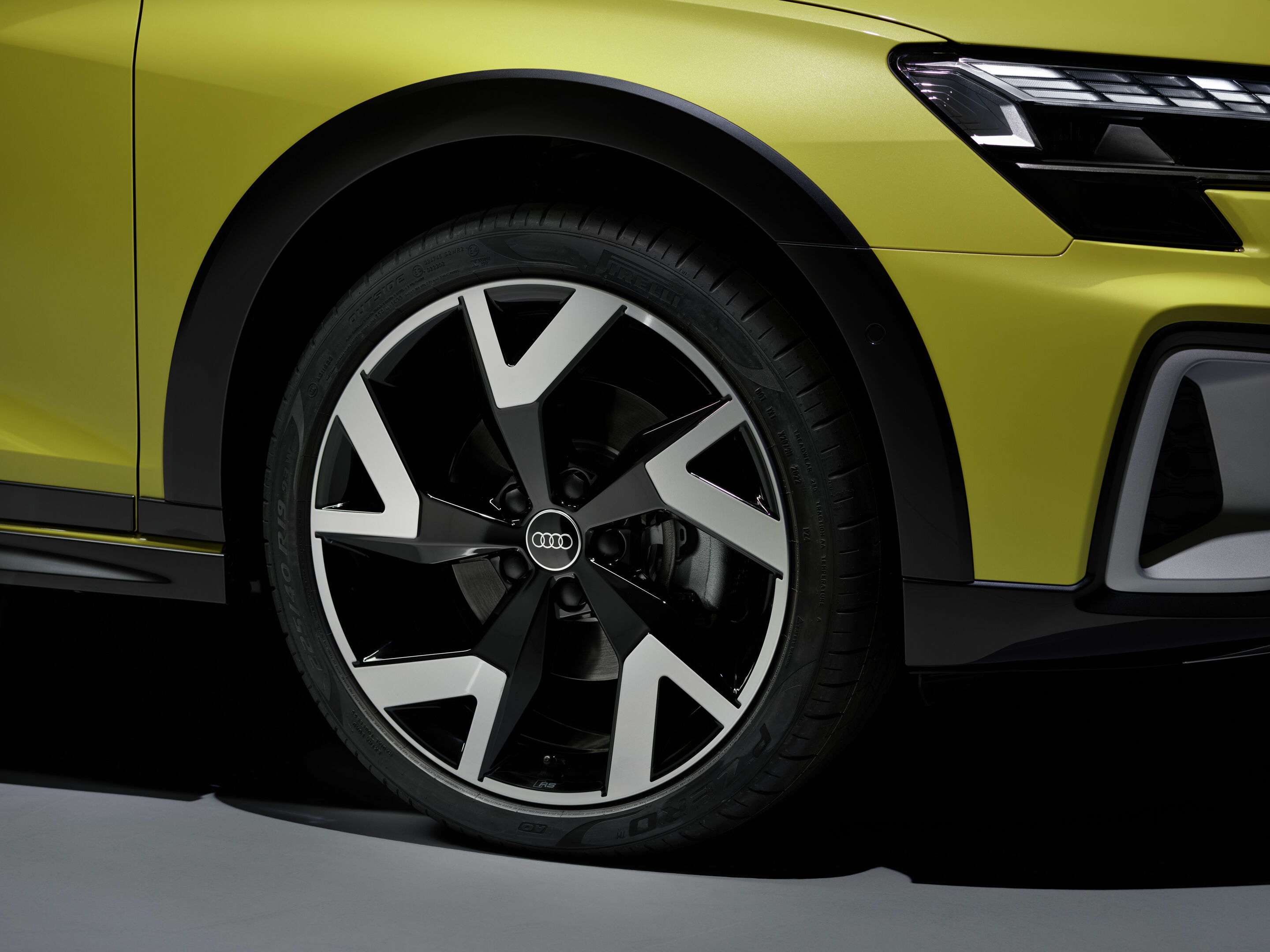 Audi A3 allstreet - Detail, 
Farbe: Pythongelb