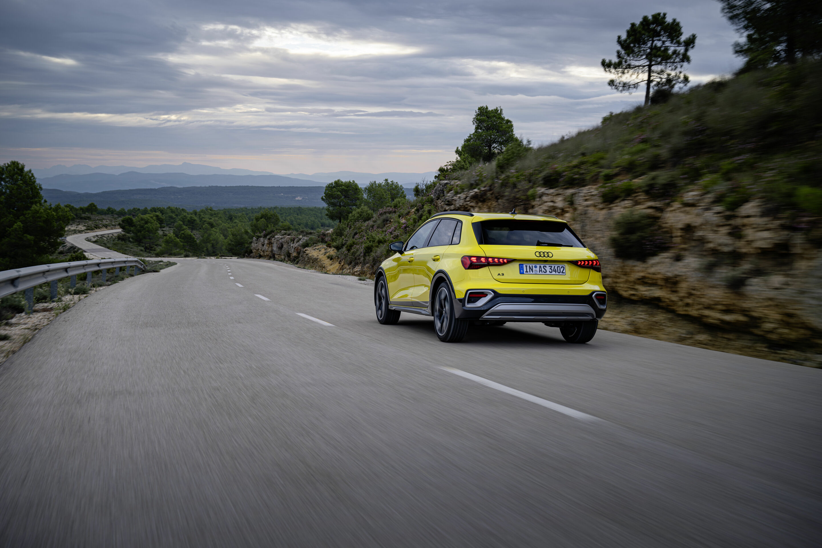 Audi A3 allstreet - Fahraufnahme, 
Farbe: Pythongelb