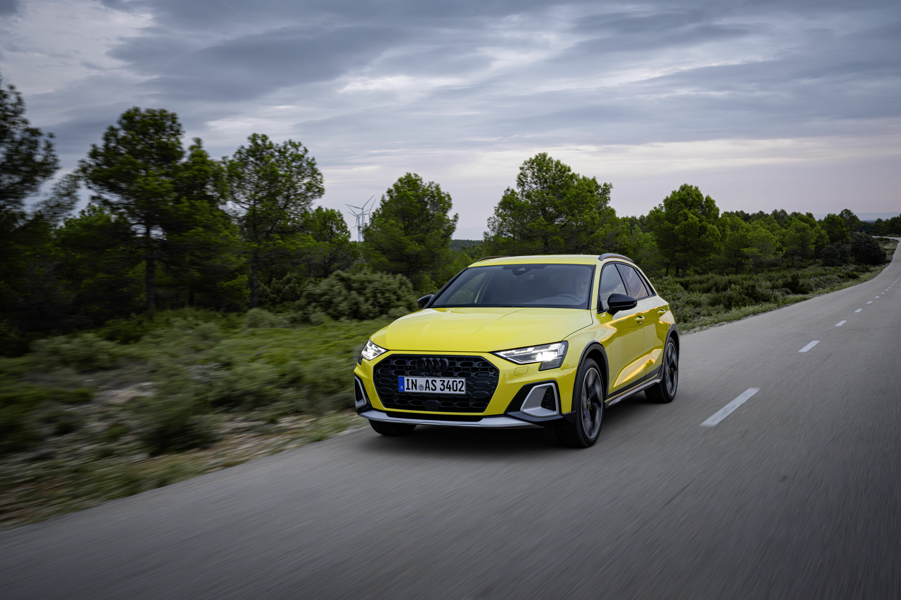 Audi A3 allstreet - Fahraufnahme, 
Farbe: Pythongelb