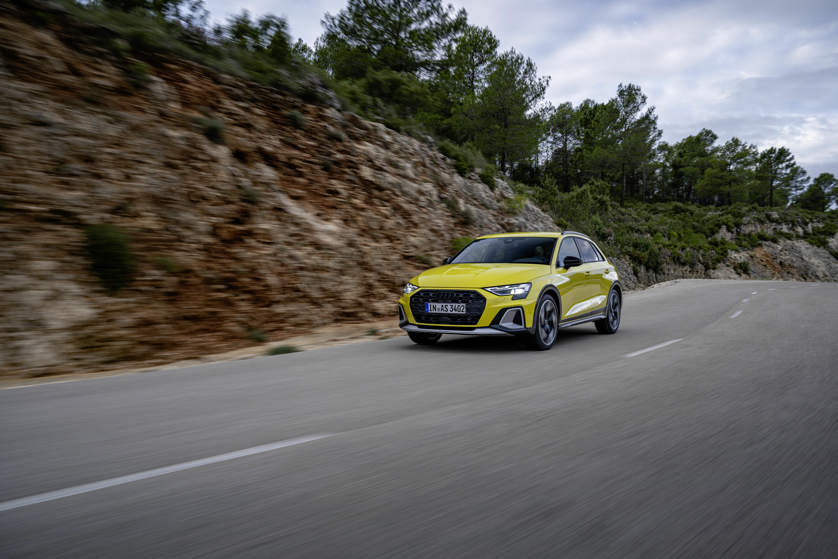 Audi A3 allstreet - Fahraufnahme, 
Farbe: Pythongelb