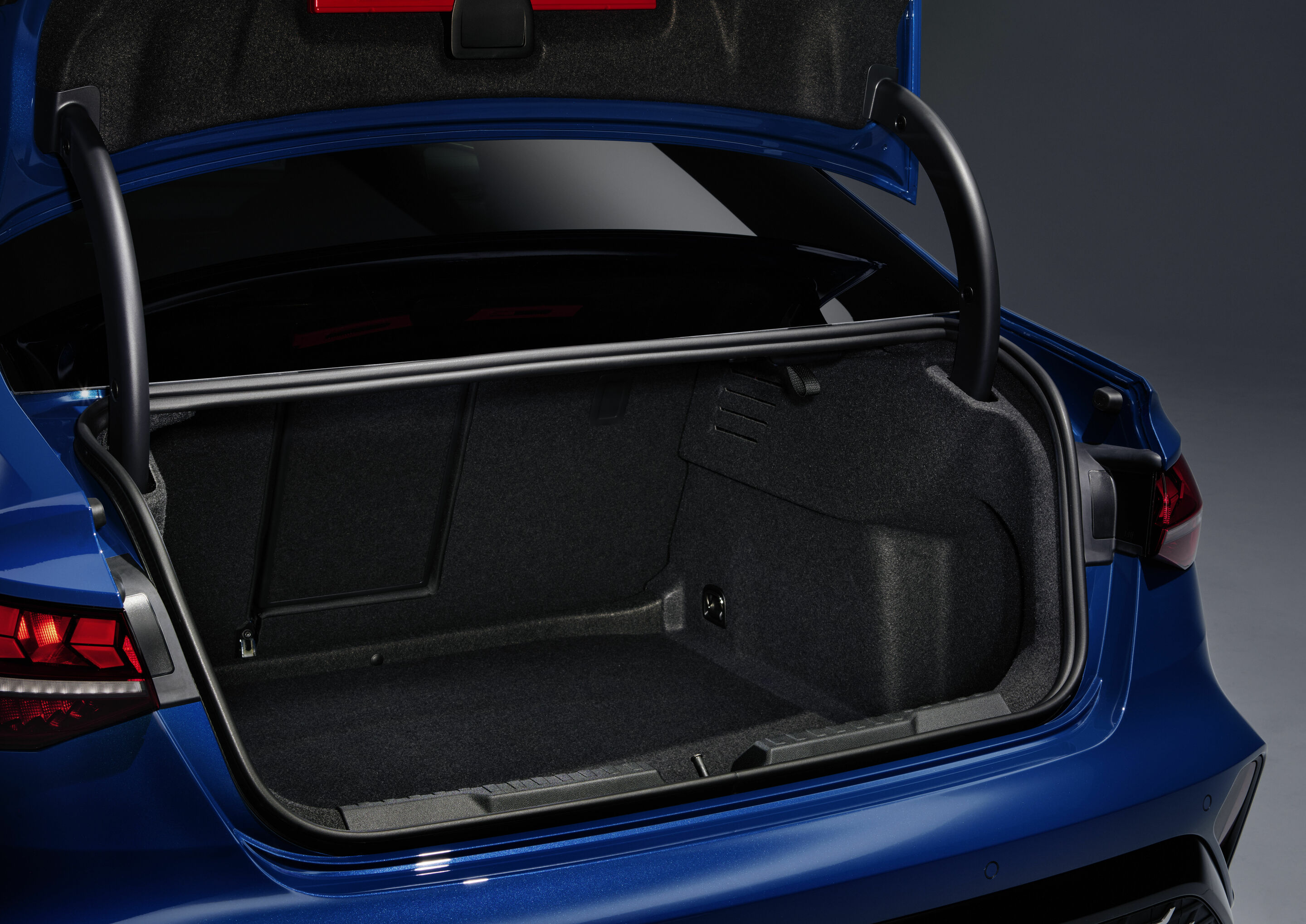Audi S3 Sedan - Luggage compartment, 
Colour: Ascari blue metallic
