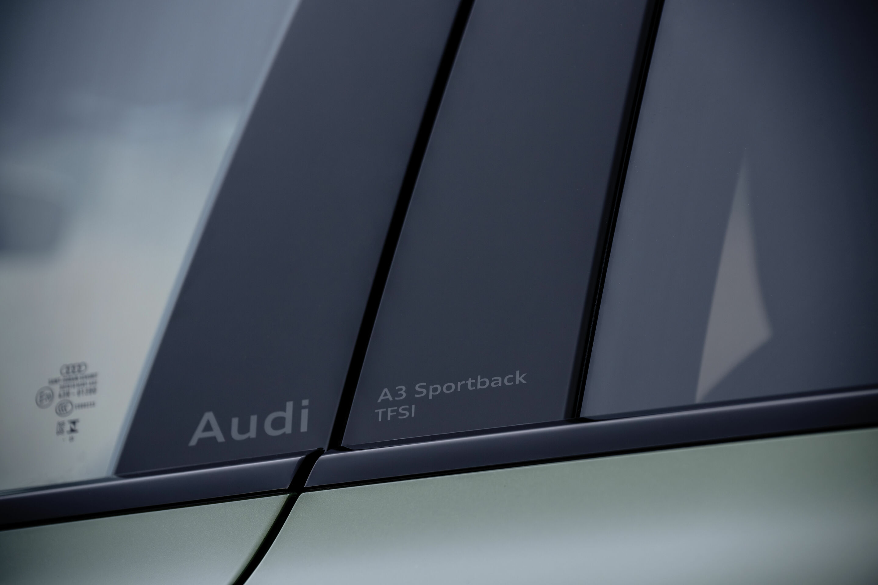 Audi A3 Sportback - Detail, 
Farbe: Distriktgrün Metallic