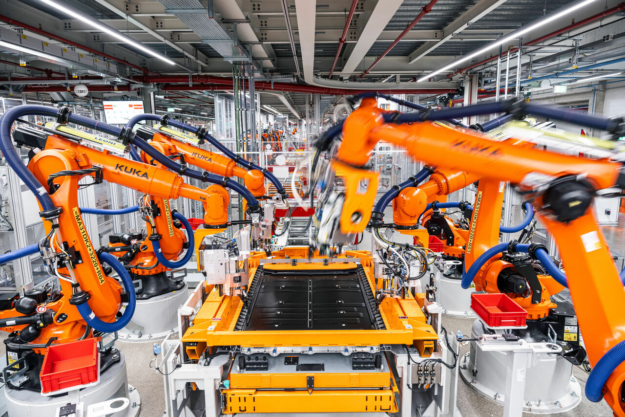 Nachhaltig-und-flexibel-die-Produktion-der-Audi-Q6-e-tron-Baureihe-in-Ingolstadt