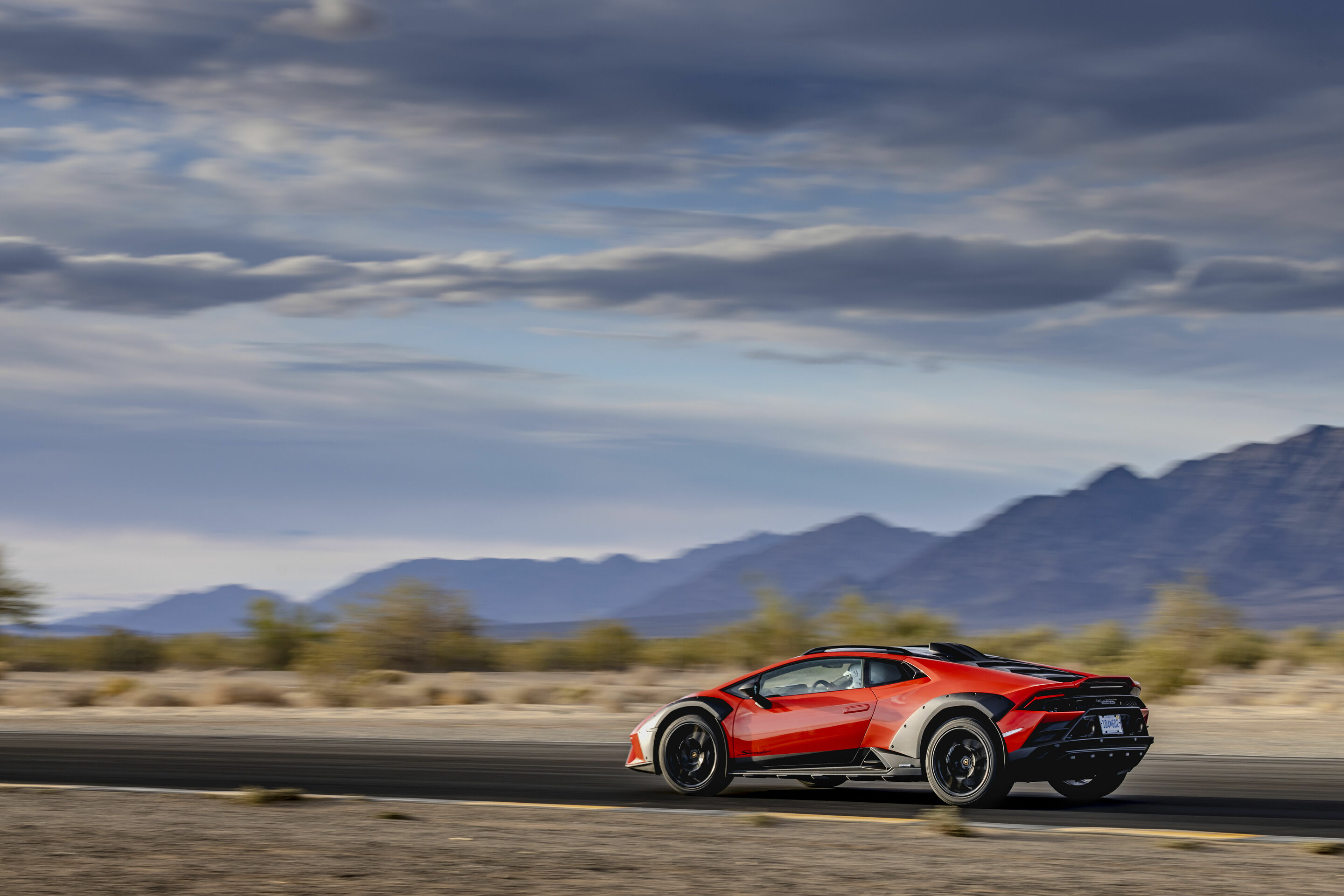 Automobili Lamborghini closes 2023 by setting unprecedented records