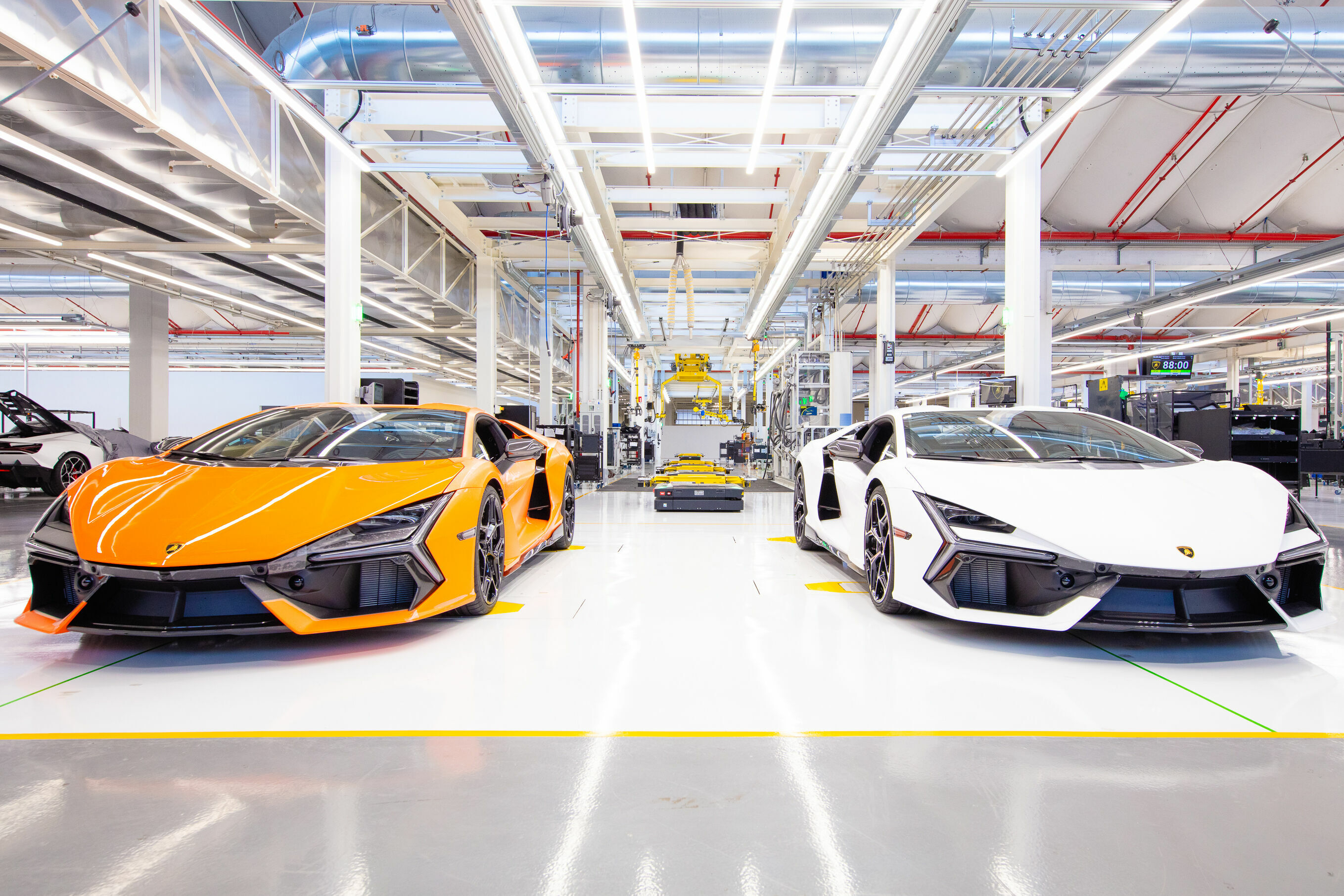 Automobili Lamborghini beschließt das Jahr 2023 mit beispiellosen Rekorden