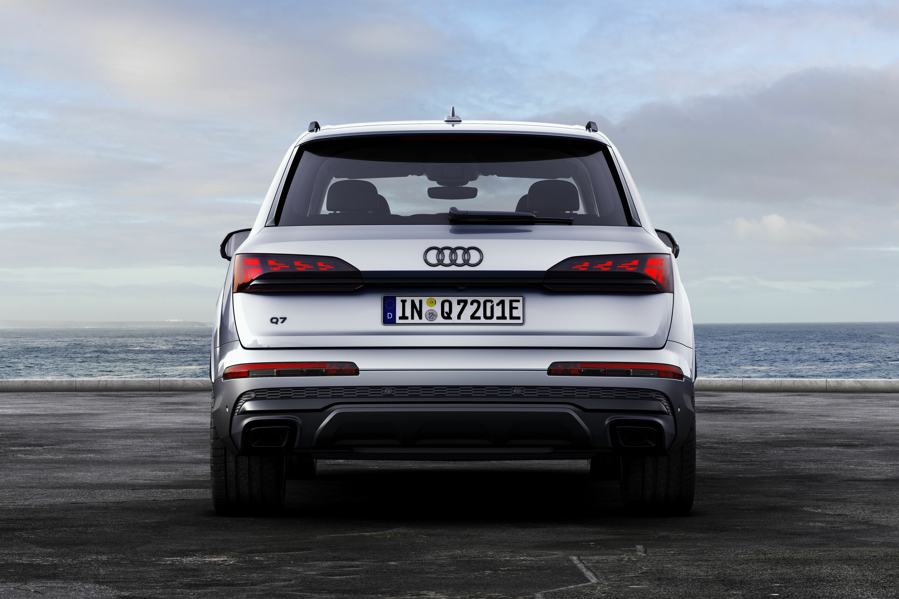 Audi Q7 TFSI e quattro - Static photo,
Colour: Satellite silver, metallic