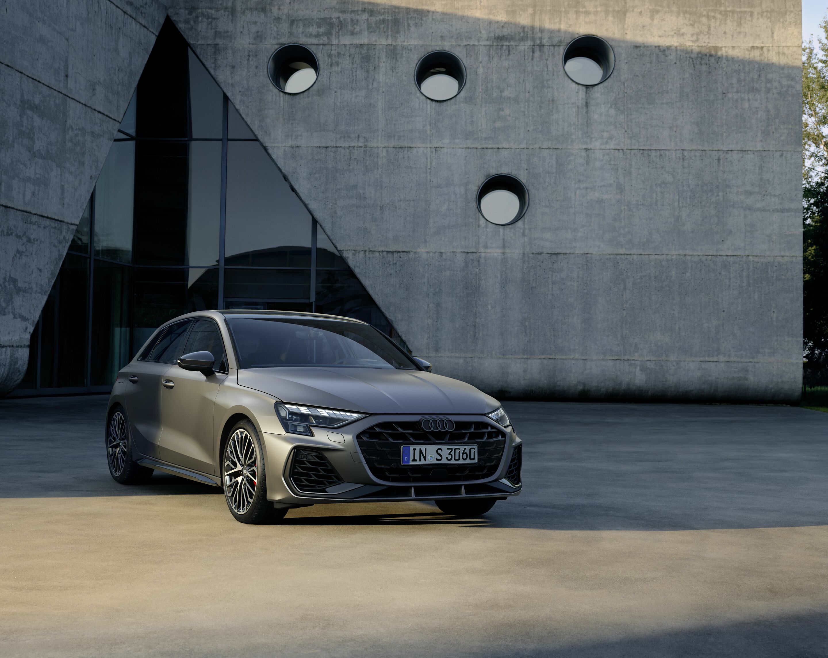Audi S3 Sportback - Static photo,
Colour: Daytona Grey matt