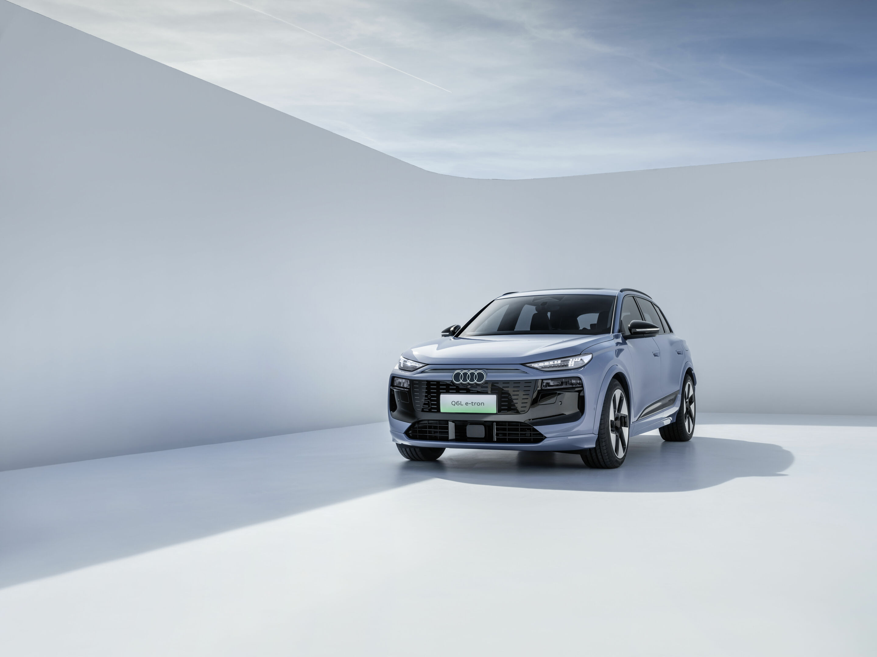 Audi Q6L e-tron - Static photo,
Colour: Lilac Grey