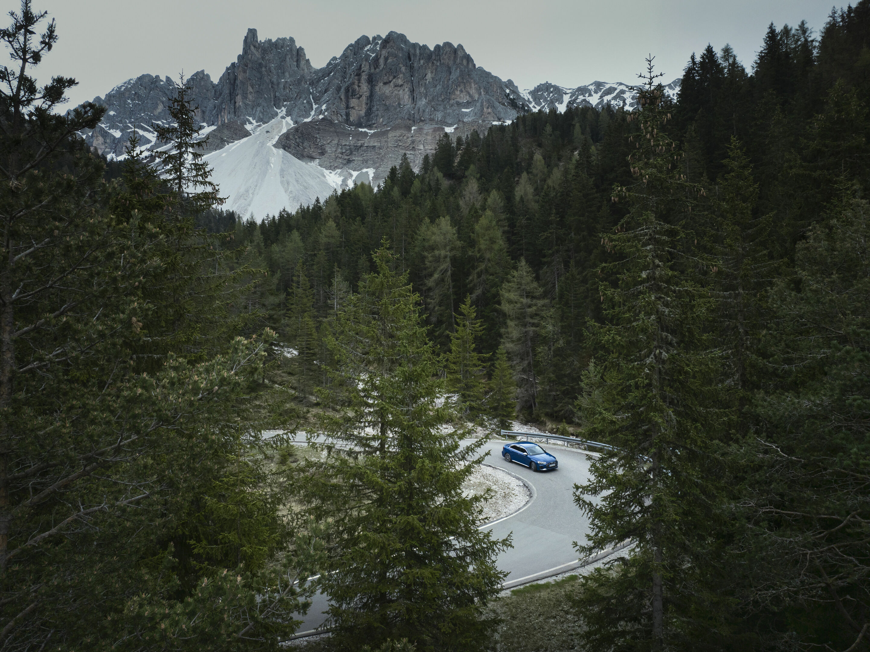 Audi S3 Sedan - Dynamic photo,
Colour: Ascari blue metallic