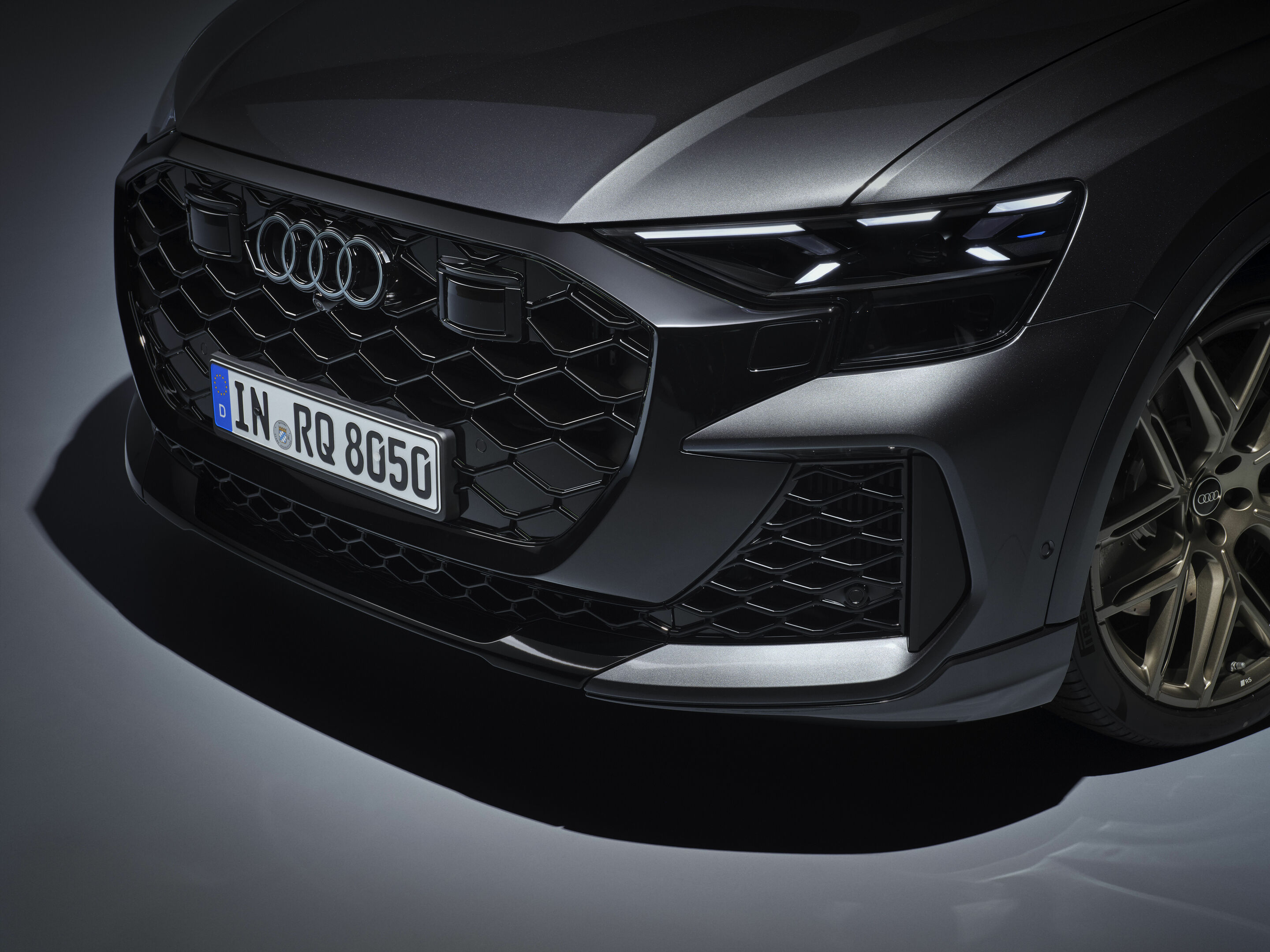 Audi RS Q8 - Detail,
Farbe: Daytonagrau Perleffekt