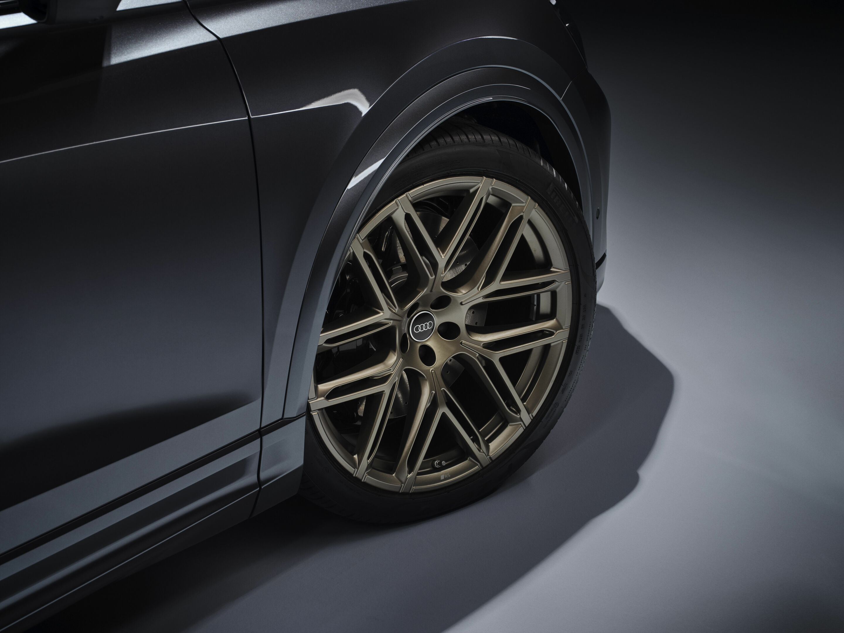 Audi RS Q8 - Detail,
Farbe: Daytonagrau Perleffekt