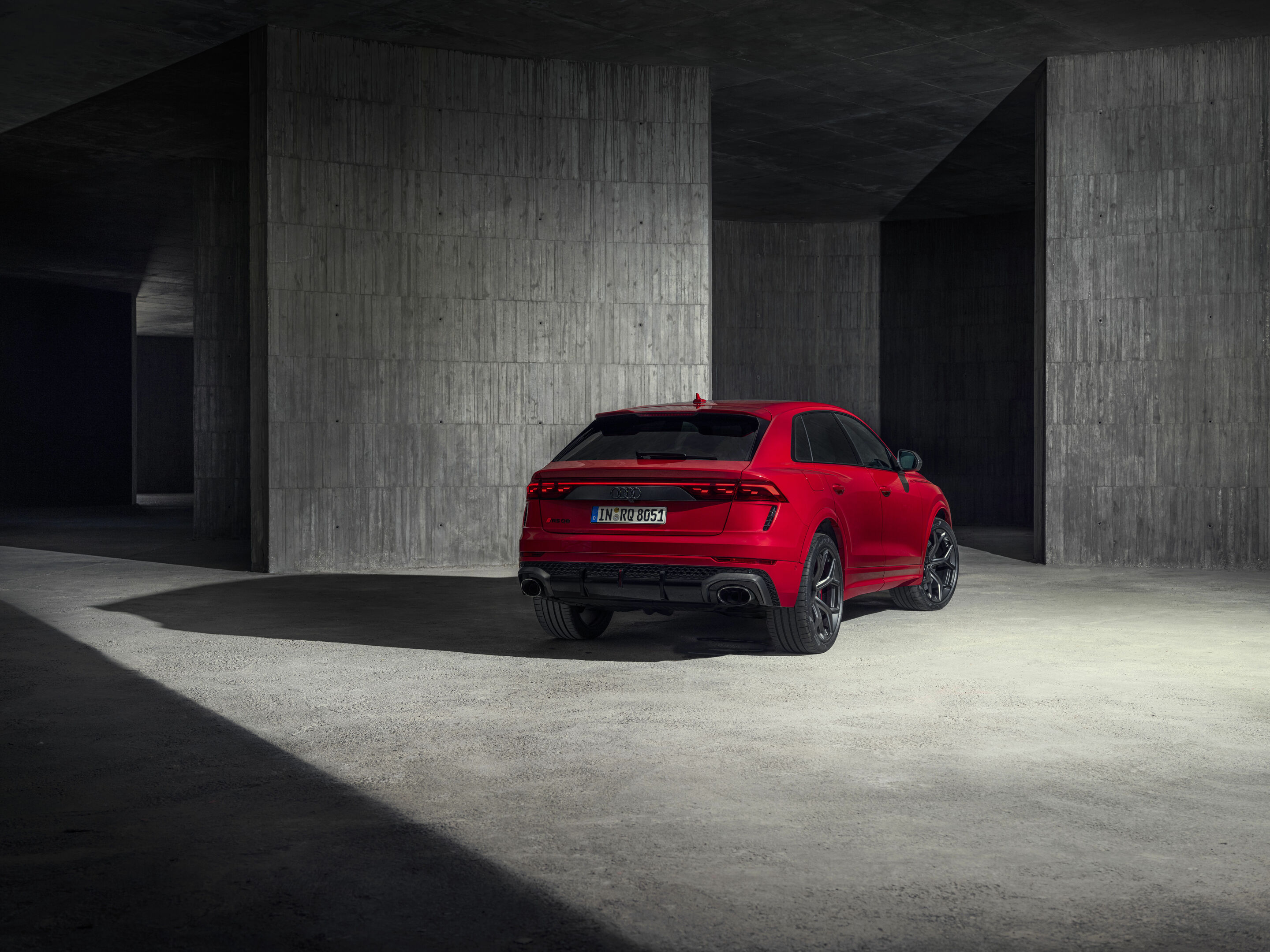 Audi RS Q8 performance - Standaufnahme,
Farbe: Chilirot Metallic