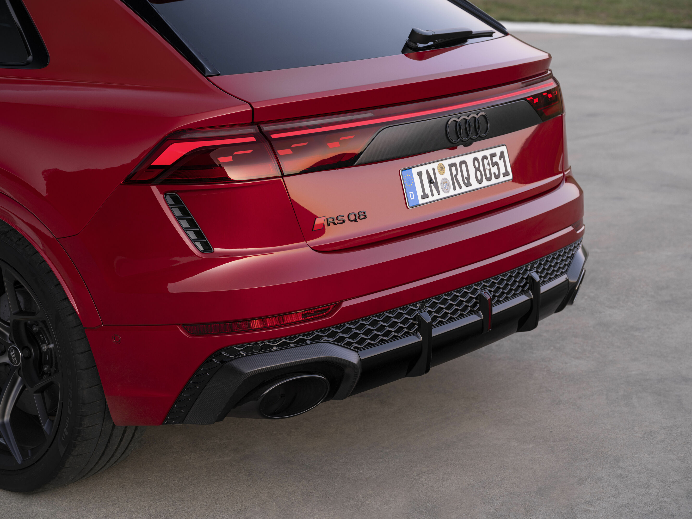 Audi RS Q8 performance - Detail,
Farbe: Chilirot Metallic