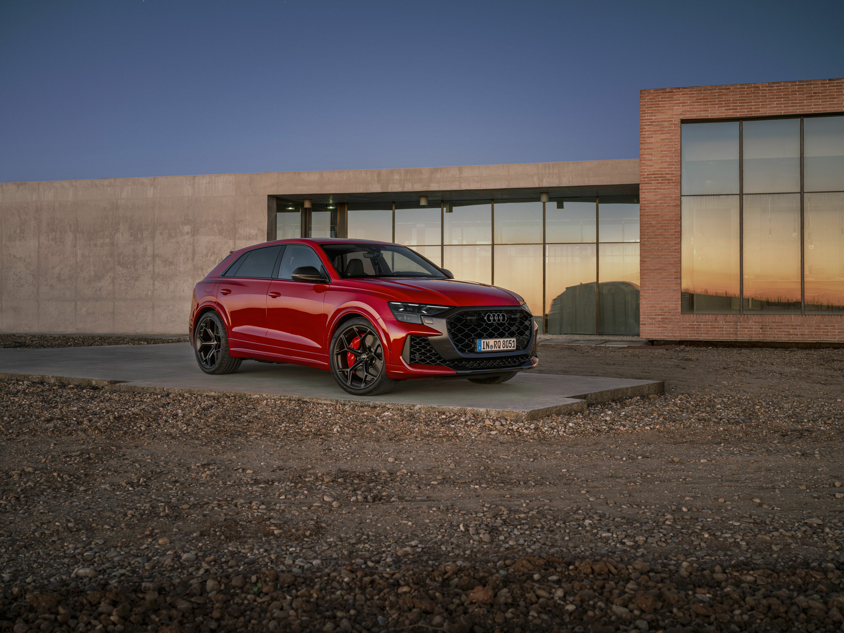 Audi RS Q8 performance - Standaufnahme,
Farbe: Chilirot Metallic