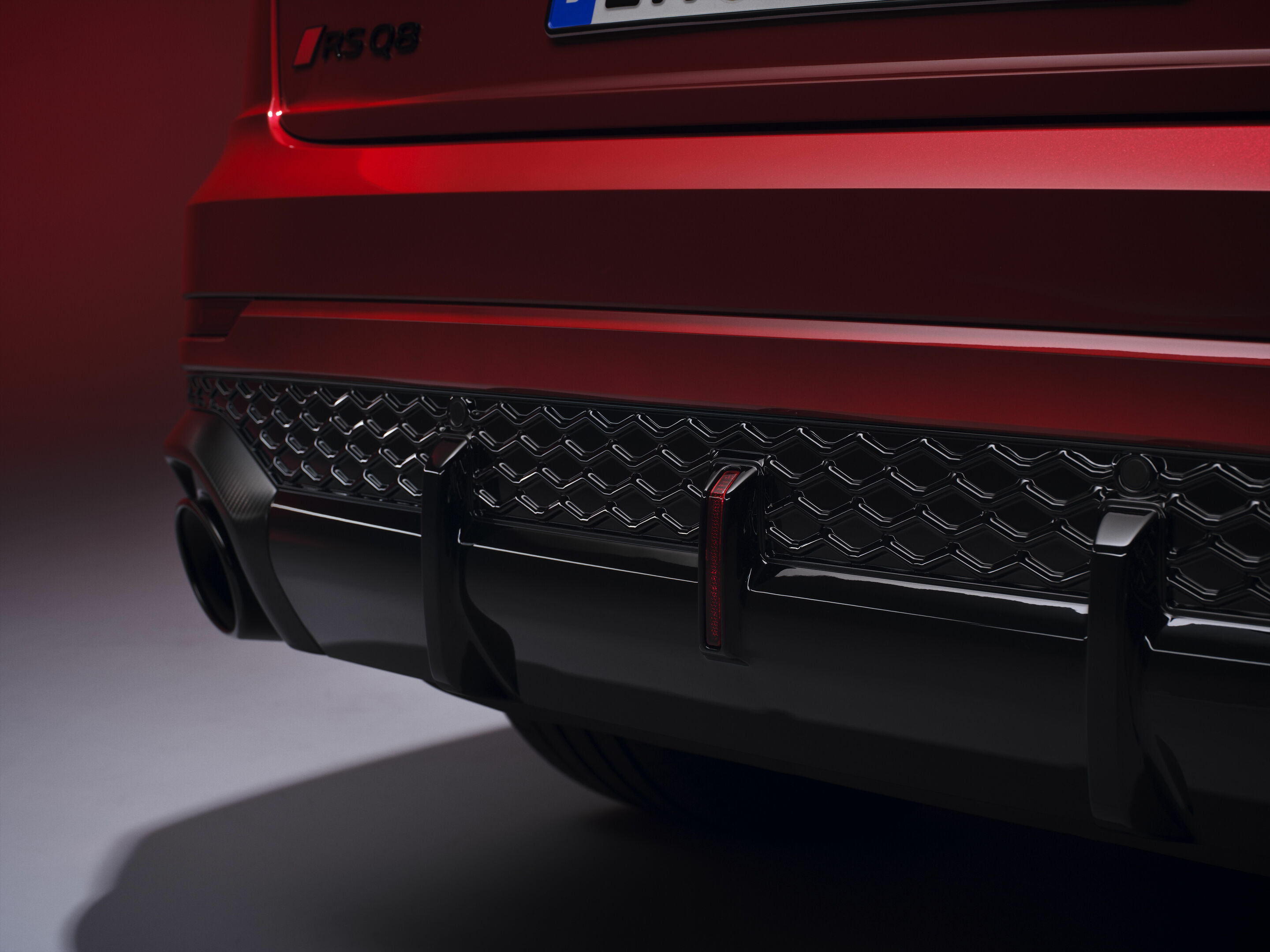 Audi RS Q8 performance - Detail,
Farbe: Chilirot Metallic
