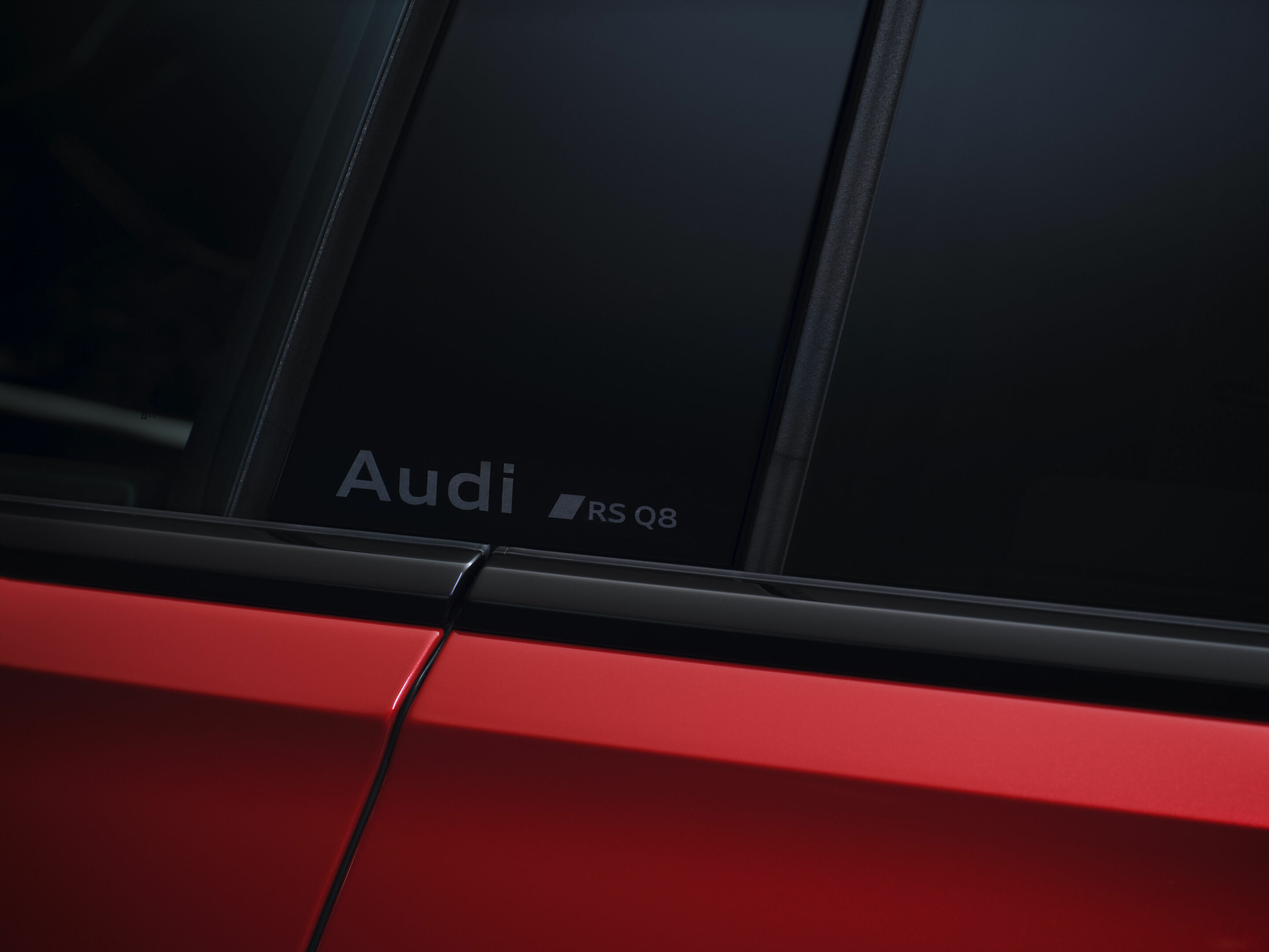Audi RS Q8 performance - Detail,
Farbe: Chilirot Metallic