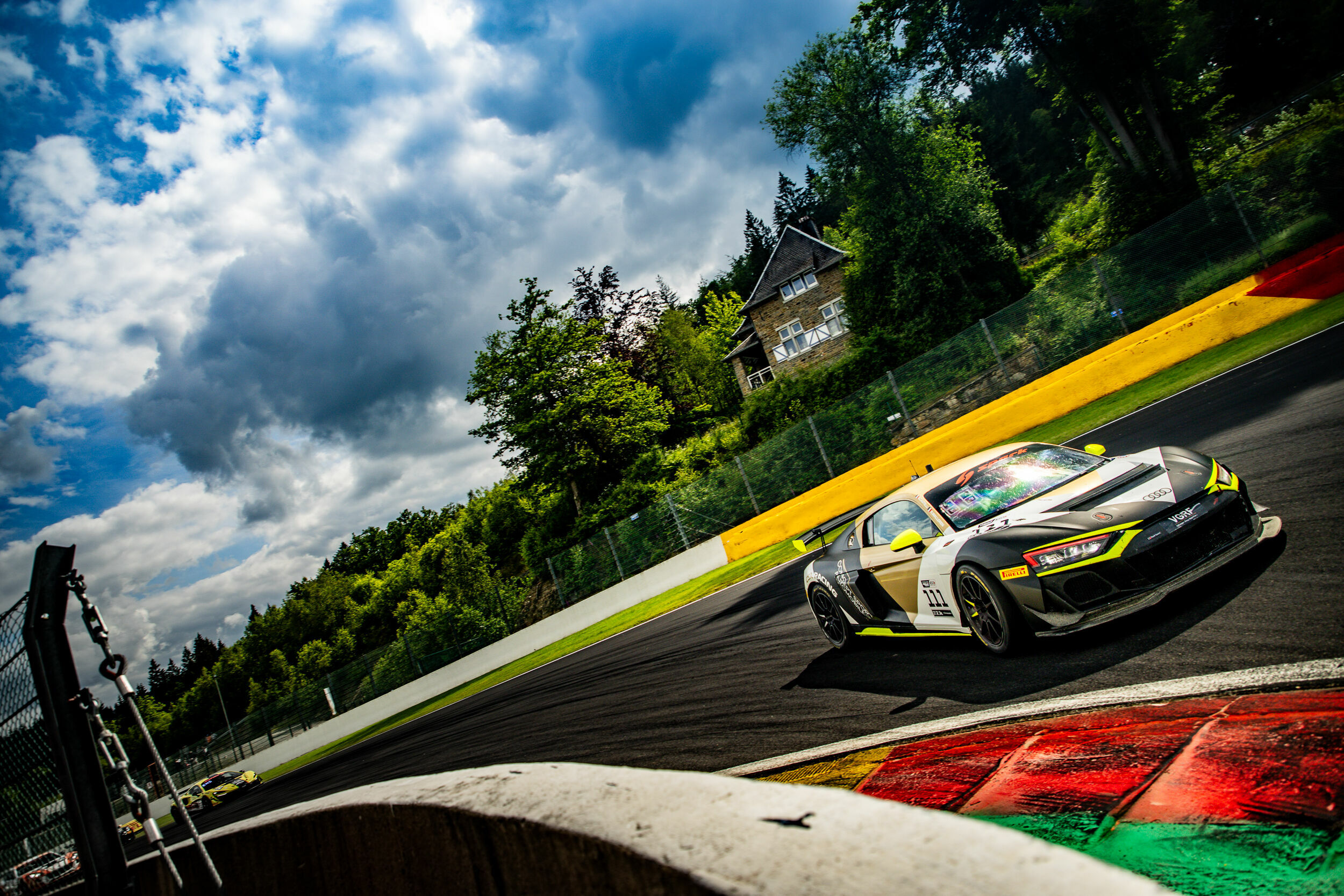 GT4 France 2024 - Audi R8 LMS GT4 #111 (CSA Racing), Gaël Castelli/Rodolphe Wallgren
