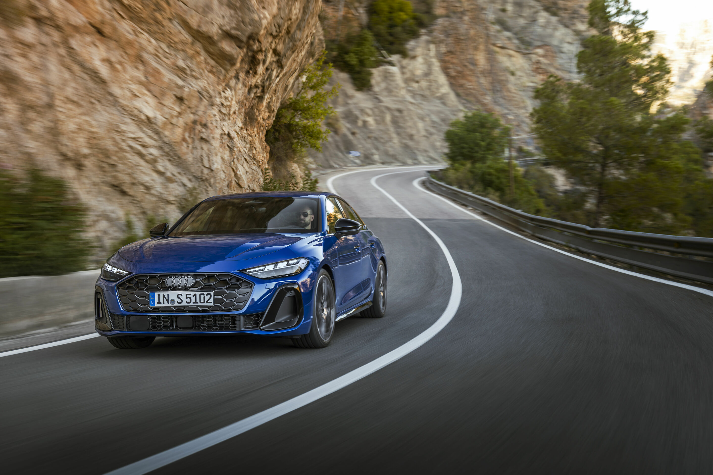 Audi S5 Sedan - Dynamic photo,
Colour: Ascari blue metallic